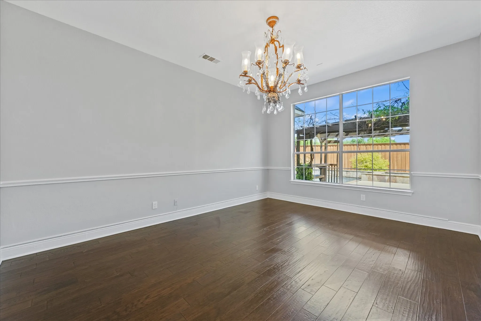 Single Family Residence For Sale in Tarrant County , 503 Indian Paintbrush Way, Southlake, Texas 76092, 5 Bedrooms, 4 Bathrooms, 3 Garage spaces, 4,718 Sqft, built in 2001, Price $1,450,000, mls#21226510, Real Estate Agent in Southlake, Homes For Sale in Tarrant county, Homes For Sale in Southlake, Realtor in Southlake Texas, Real Estate Brokerage Independent Realty Texas, Luminita Cordes Realtor