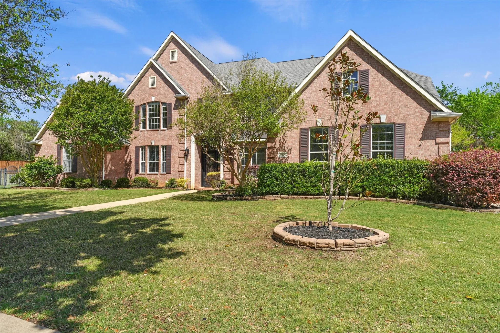 Single Family Residence For Sale in Tarrant County , 503 Indian Paintbrush Way, Southlake, Texas 76092, 5 Bedrooms, 4 Bathrooms, 3 Garage spaces, 4,718 Sqft, built in 2001, Price $1,450,000, mls#21226510, Real Estate Agent in Southlake, Homes For Sale in Tarrant county, Homes For Sale in Southlake, Realtor in Southlake Texas, Real Estate Brokerage Independent Realty Texas, Luminita Cordes Realtor