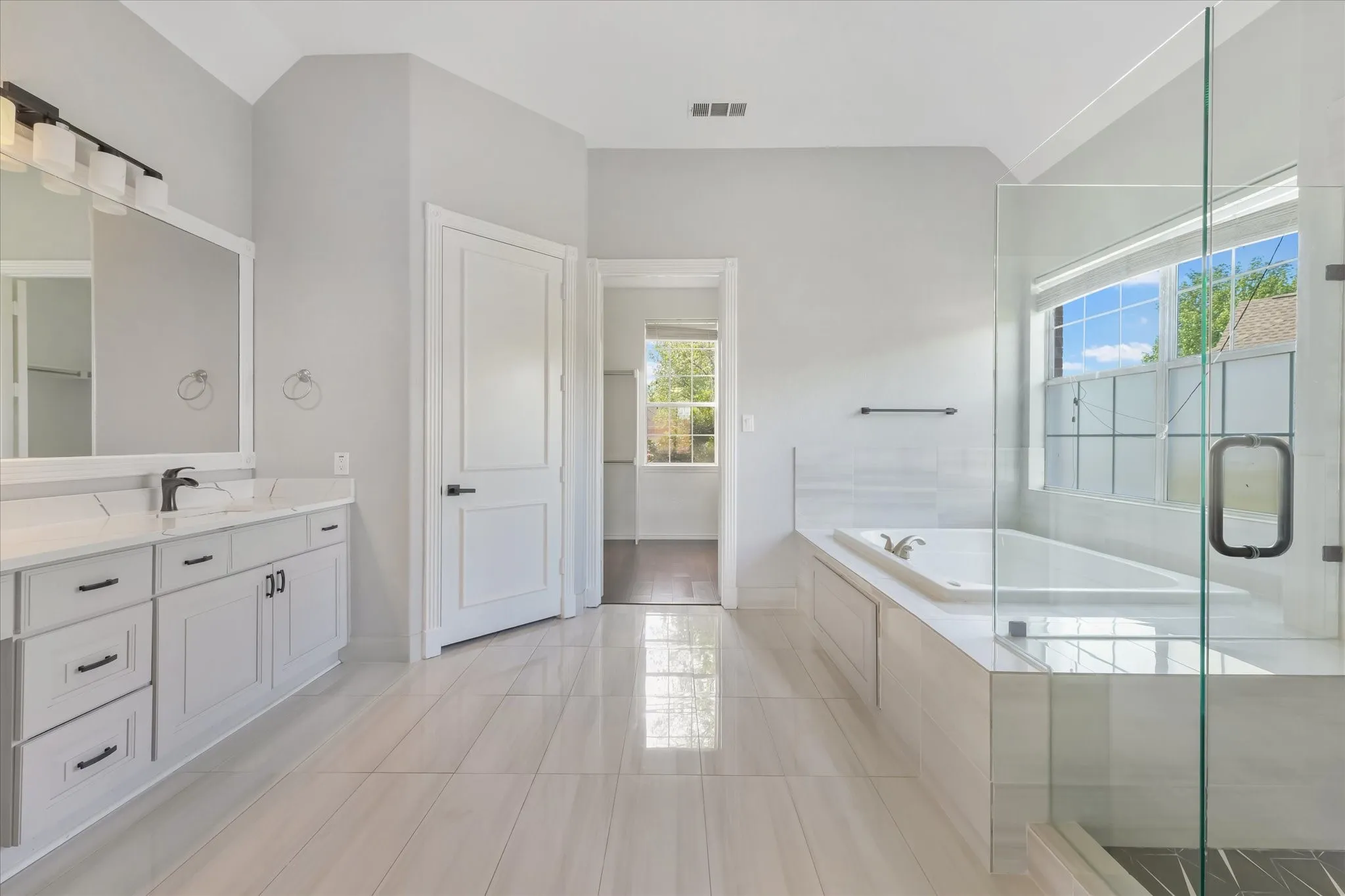 Single Family Residence For Sale in Tarrant County , 503 Indian Paintbrush Way, Southlake, Texas 76092, 5 Bedrooms, 4 Bathrooms, 3 Garage spaces, 4,718 Sqft, built in 2001, Price $1,450,000, mls#21226510, Real Estate Agent in Southlake, Homes For Sale in Tarrant county, Homes For Sale in Southlake, Realtor in Southlake Texas, Real Estate Brokerage Independent Realty Texas, Luminita Cordes Realtor