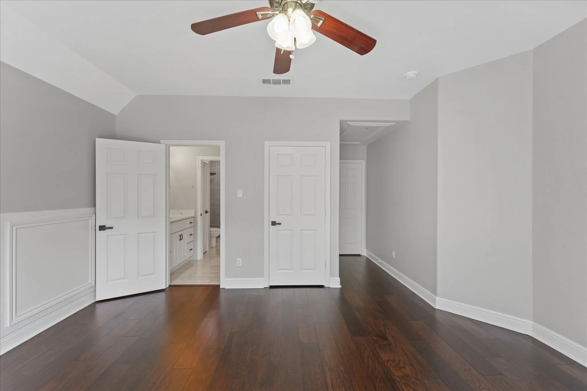 Single Family Residence For Sale in Tarrant County , 503 Indian Paintbrush Way, Southlake, Texas 76092, 5 Bedrooms, 4 Bathrooms, 3 Garage spaces, 4,718 Sqft, built in 2001, Price $1,450,000, mls#21226510, Real Estate Agent in Southlake, Homes For Sale in Tarrant county, Homes For Sale in Southlake, Realtor in Southlake Texas, Real Estate Brokerage Independent Realty Texas, Luminita Cordes Realtor