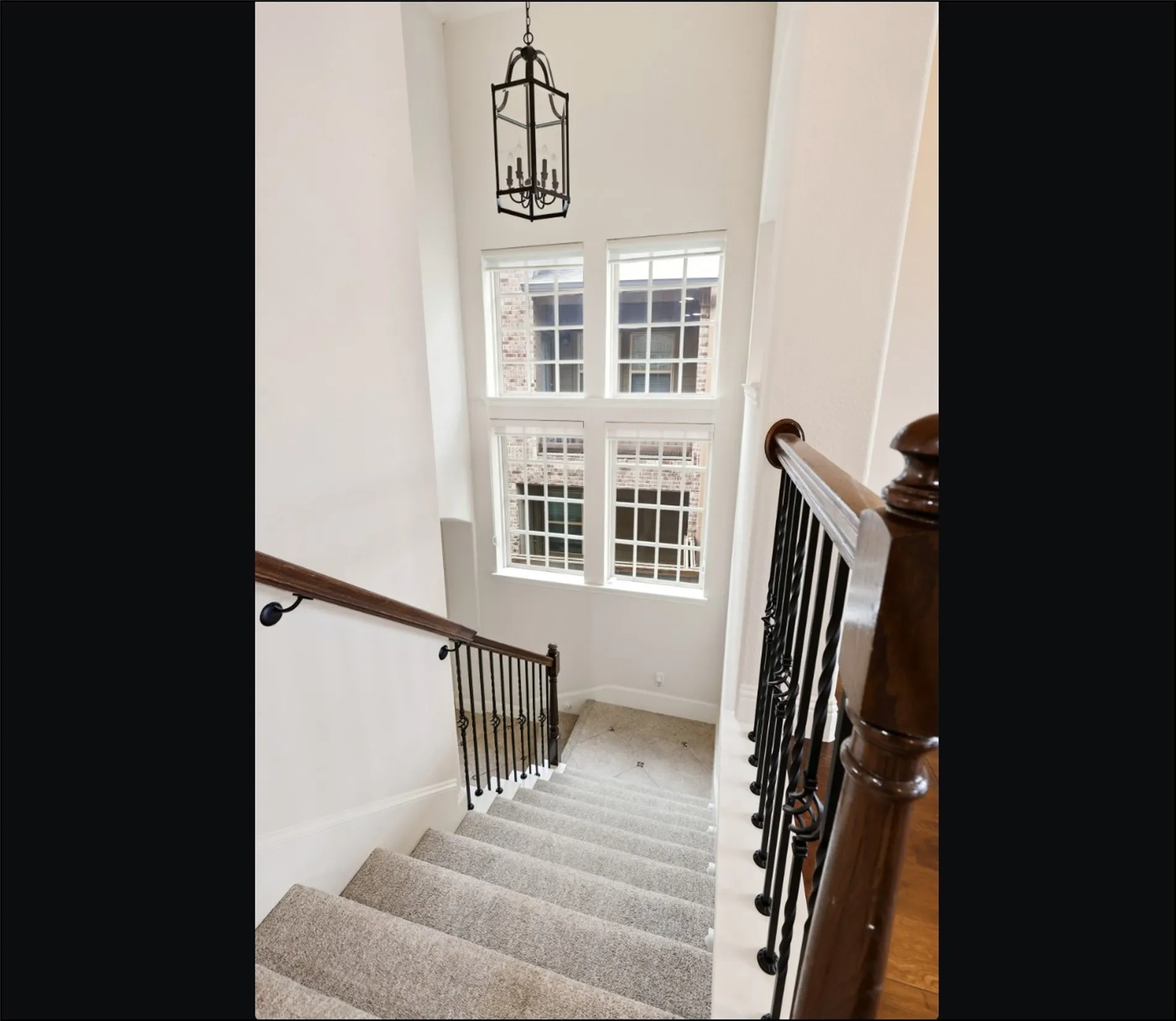 Townhouse For Sale in Denton County , 555 Waterloo Drive, Lewisville, Texas 75067, 3 Bedroom, 3 Bathroom, 2 Garage spaces, 2,000 Sqft, built in 2016, Preowned, mls#21228355, Real Estate Agent in Lewisville, Homes For Sale in Denton county, Homes For Sale in Lewisville, Realtor in Lewisville Texas, Real Estate Brokerage Independent Realty Texas, Luminita Cordes Realtor