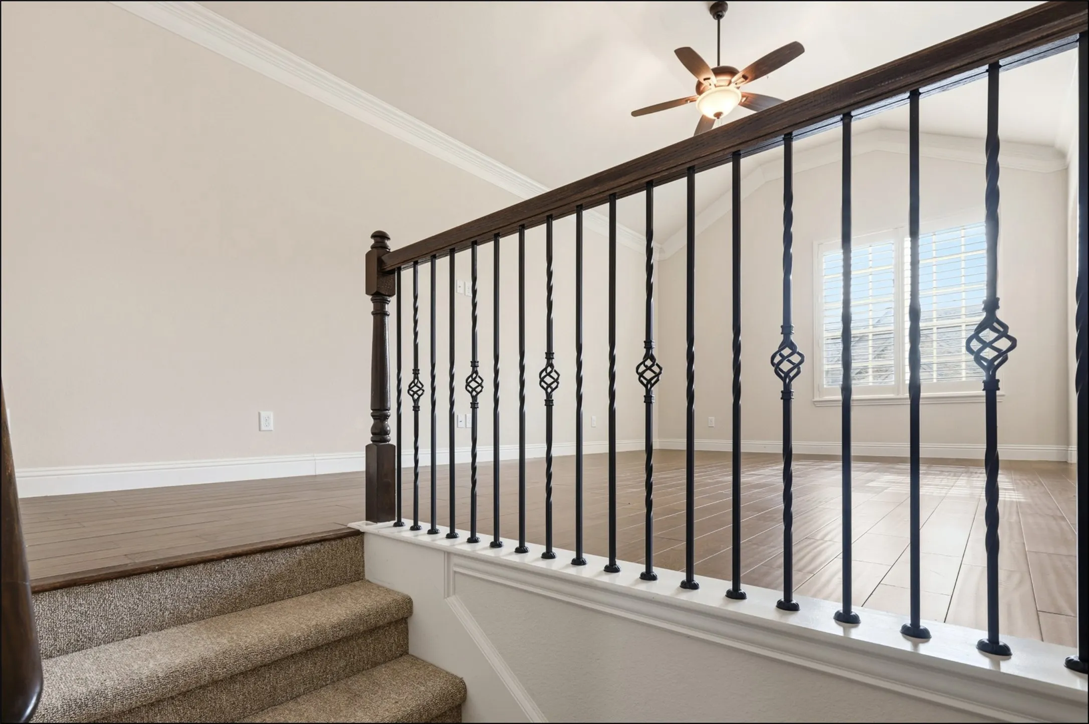 Townhouse For Sale in Denton County , 555 Waterloo Drive, Lewisville, Texas 75067, 3 Bedroom, 3 Bathroom, 2 Garage spaces, 2,000 Sqft, built in 2016, Preowned, mls#21228355, Real Estate Agent in Lewisville, Homes For Sale in Denton county, Homes For Sale in Lewisville, Realtor in Lewisville Texas, Real Estate Brokerage Independent Realty Texas, Luminita Cordes Realtor