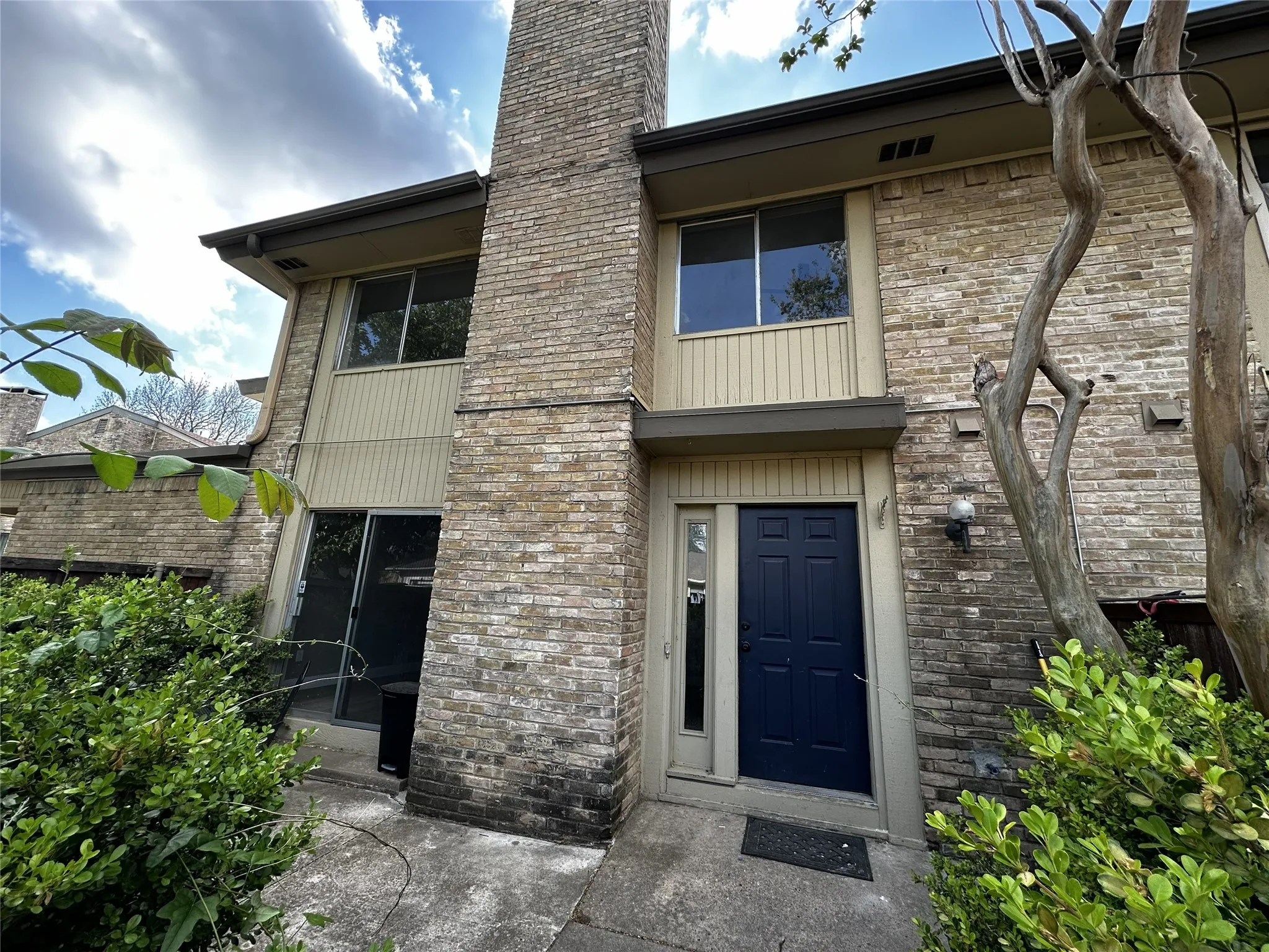 Condominium For Sale in Collin County , 2648 Custer Parkway B, Richardson, Texas 75080, 3 Bedroom, 4 Bathroom, 1 Garage spaces, 1,728 Sqft, built in 1973, mls#21228525, Real Estate Agent in Richardson, Homes For Sale in Collin county, Homes For Sale in Richardson, Realtor in Richardson Texas, Real Estate Brokerage Independent Realty Texas, Luminita Cordes Realtor