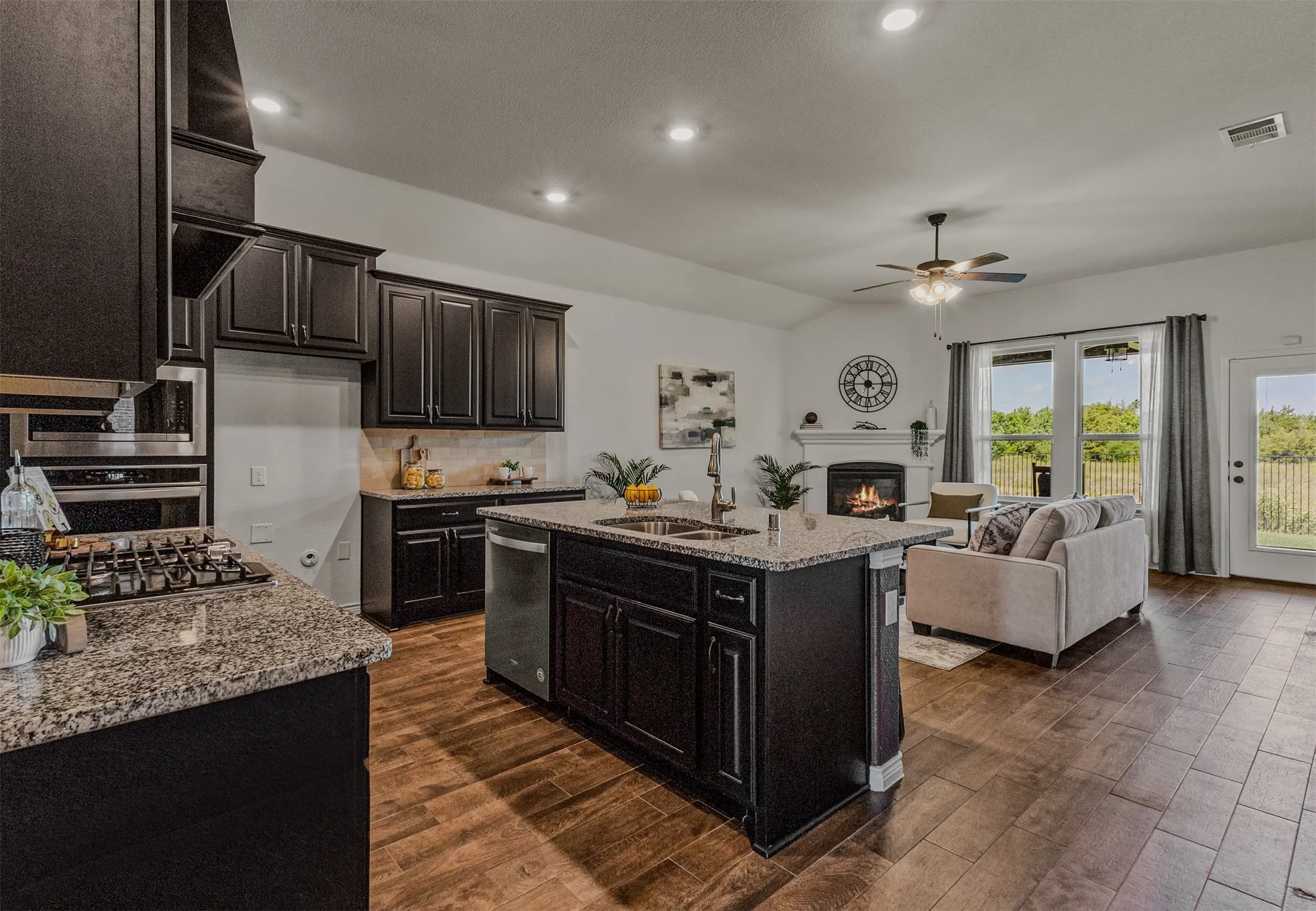 Single Family Residence For Sale in Kaufman County , 1043 Sublime Drive, Heath, Texas 75126, 4 Bedroom, 2 Bathroom, 2 Garage spaces, 2,135 Sqft, built in 2020, Preowned, mls#21227823, Real Estate Agent in Heath, Homes For Sale in Kaufman county, Homes For Sale in Heath, Realtor in Heath Texas, Real Estate Brokerage Independent Realty Texas, Luminita Cordes Realtor
