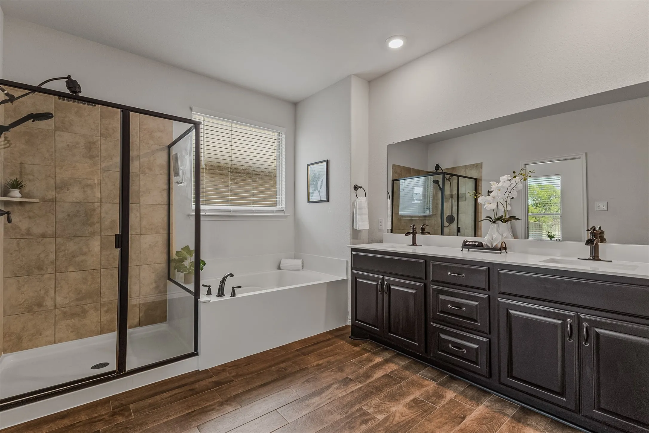 Single Family Residence For Sale in Kaufman County , 1043 Sublime Drive, Heath, Texas 75126, 4 Bedroom, 2 Bathroom, 2 Garage spaces, 2,135 Sqft, built in 2020, Preowned, mls#21227823, Real Estate Agent in Heath, Homes For Sale in Kaufman county, Homes For Sale in Heath, Realtor in Heath Texas, Real Estate Brokerage Independent Realty Texas, Luminita Cordes Realtor