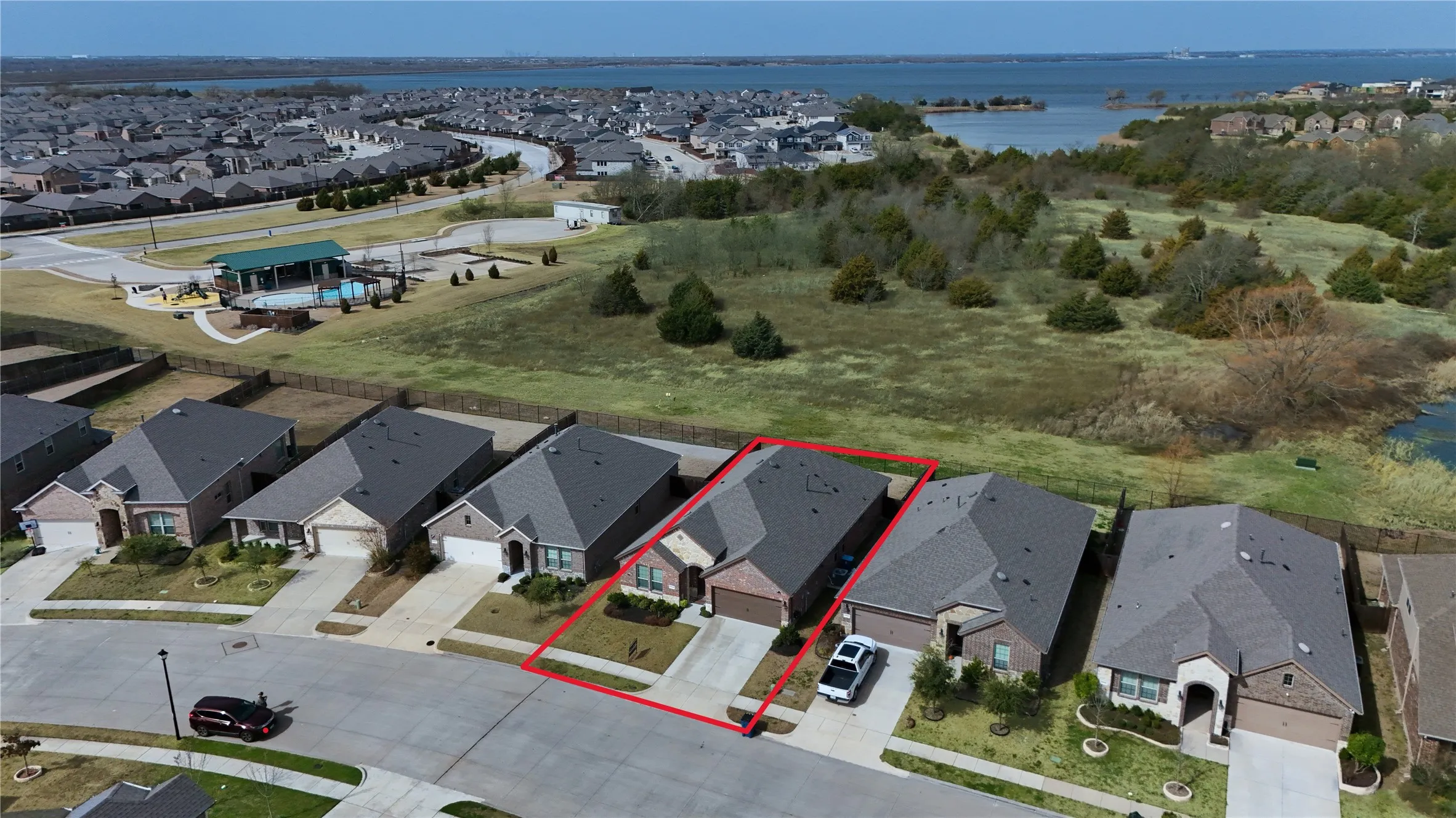 Single Family Residence For Sale in Kaufman County , 1043 Sublime Drive, Heath, Texas 75126, 4 Bedroom, 2 Bathroom, 2 Garage spaces, 2,135 Sqft, built in 2020, Preowned, mls#21227823, Real Estate Agent in Heath, Homes For Sale in Kaufman county, Homes For Sale in Heath, Realtor in Heath Texas, Real Estate Brokerage Independent Realty Texas, Luminita Cordes Realtor