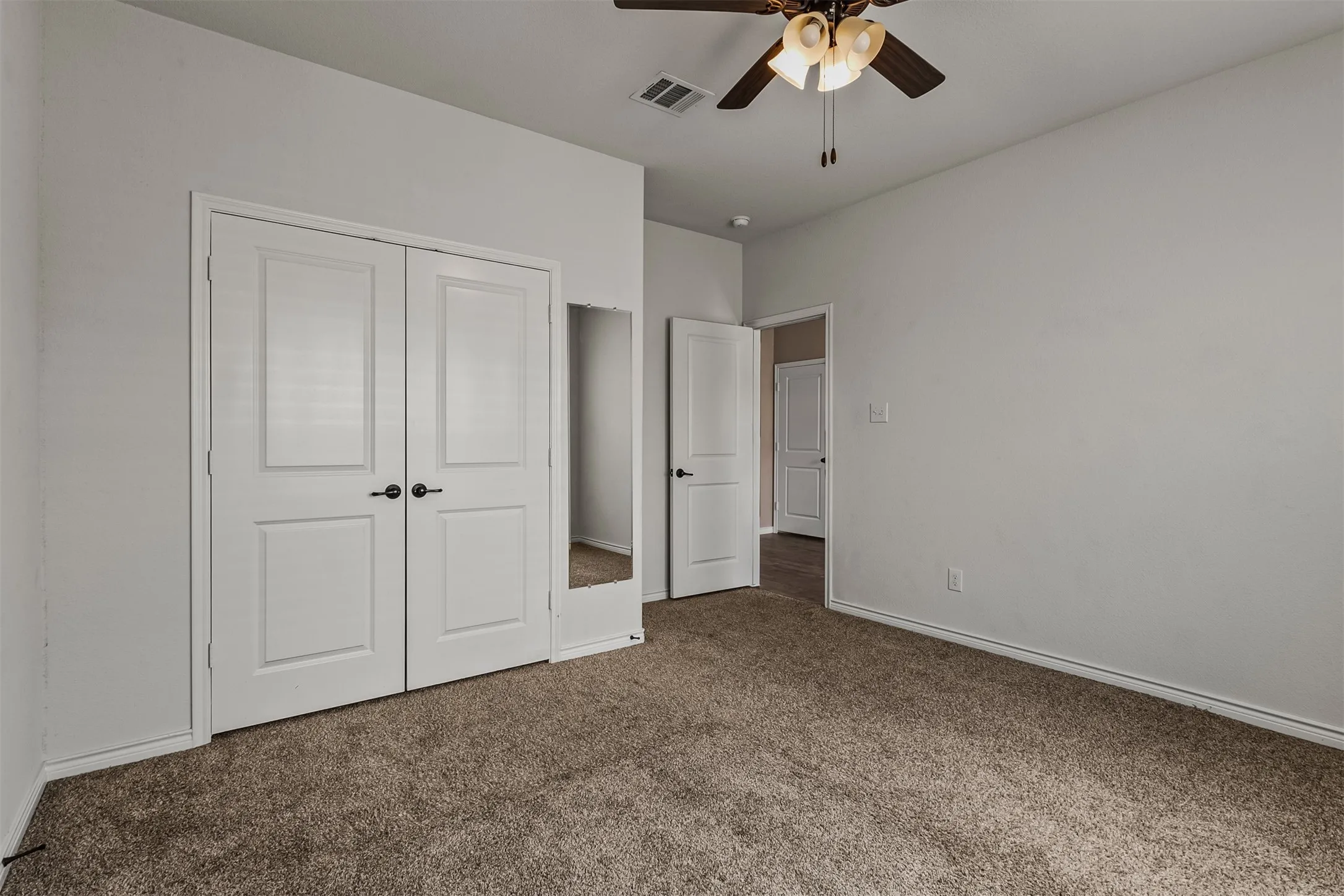 Single Family Residence For Sale in Kaufman County , 1043 Sublime Drive, Heath, Texas 75126, 4 Bedroom, 2 Bathroom, 2 Garage spaces, 2,135 Sqft, built in 2020, Preowned, mls#21227823, Real Estate Agent in Heath, Homes For Sale in Kaufman county, Homes For Sale in Heath, Realtor in Heath Texas, Real Estate Brokerage Independent Realty Texas, Luminita Cordes Realtor