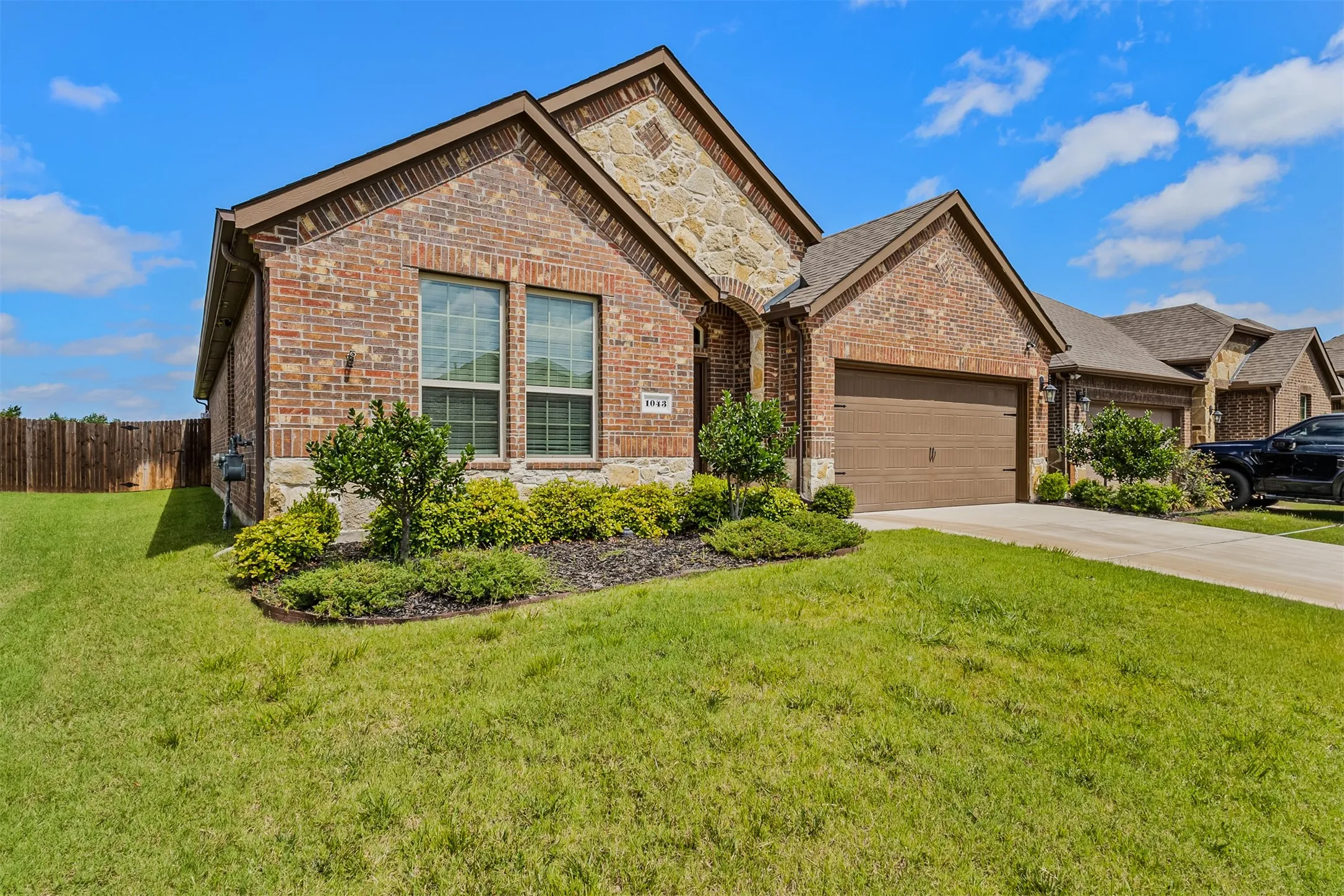 Single Family Residence For Sale in Kaufman County , 1043 Sublime Drive, Heath, Texas 75126, 4 Bedroom, 2 Bathroom, 2 Garage spaces, 2,135 Sqft, built in 2020, Preowned, mls#21227823, Real Estate Agent in Heath, Homes For Sale in Kaufman county, Homes For Sale in Heath, Realtor in Heath Texas, Real Estate Brokerage Independent Realty Texas, Luminita Cordes Realtor