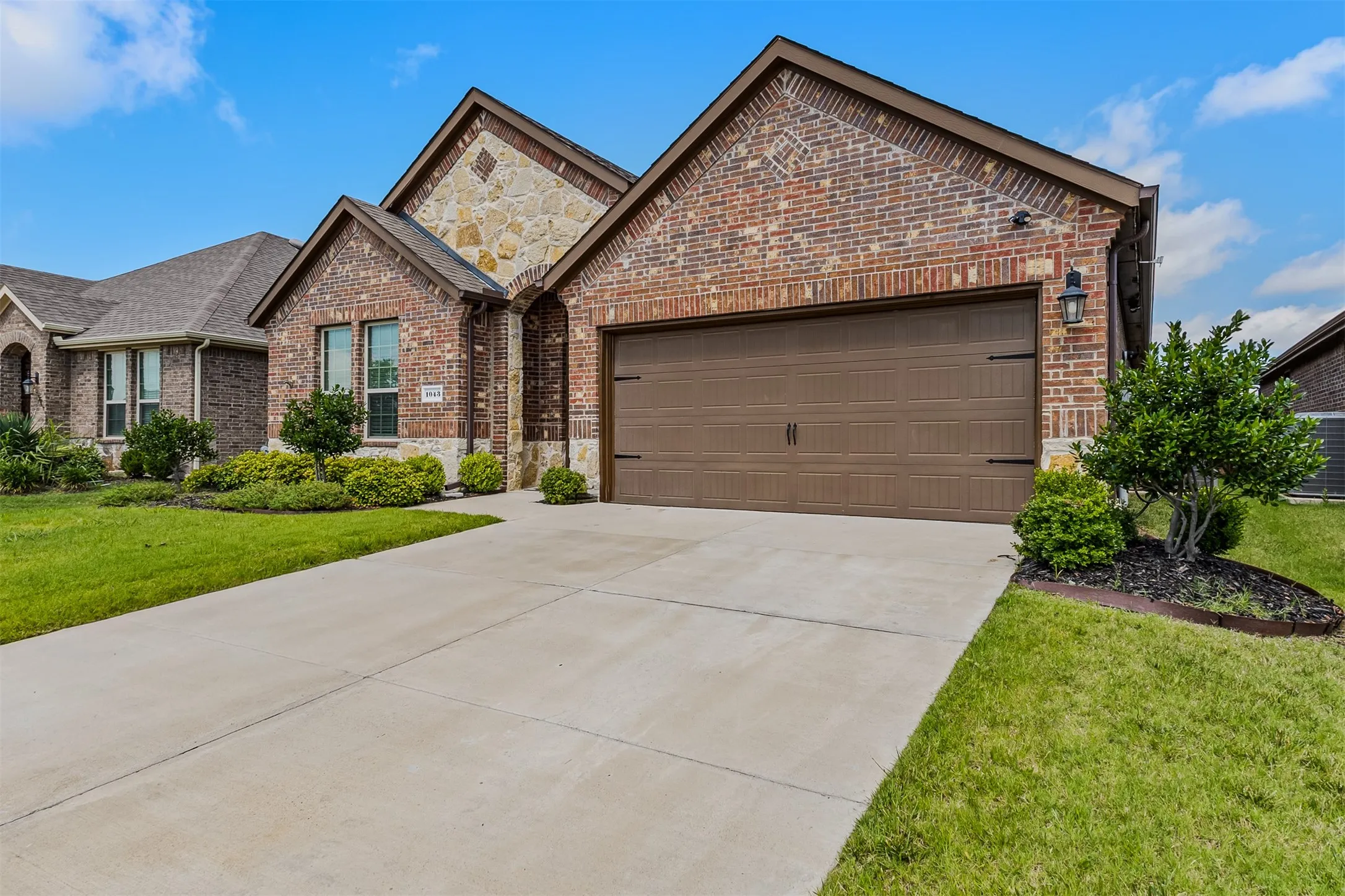 Single Family Residence For Sale in Kaufman County , 1043 Sublime Drive, Heath, Texas 75126, 4 Bedroom, 2 Bathroom, 2 Garage spaces, 2,135 Sqft, built in 2020, Preowned, mls#21227823, Real Estate Agent in Heath, Homes For Sale in Kaufman county, Homes For Sale in Heath, Realtor in Heath Texas, Real Estate Brokerage Independent Realty Texas, Luminita Cordes Realtor