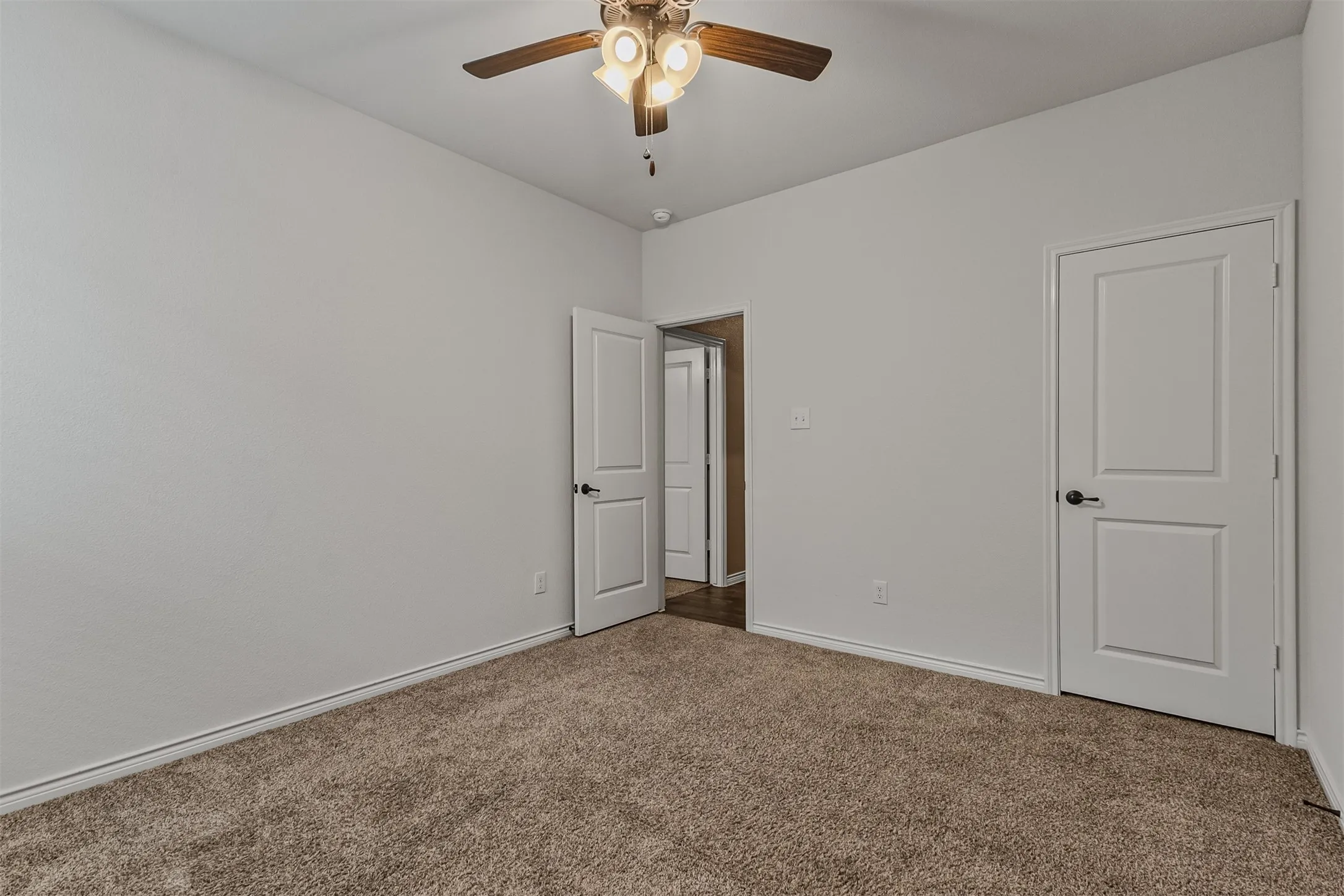 Single Family Residence For Sale in Kaufman County , 1043 Sublime Drive, Heath, Texas 75126, 4 Bedroom, 2 Bathroom, 2 Garage spaces, 2,135 Sqft, built in 2020, Preowned, mls#21227823, Real Estate Agent in Heath, Homes For Sale in Kaufman county, Homes For Sale in Heath, Realtor in Heath Texas, Real Estate Brokerage Independent Realty Texas, Luminita Cordes Realtor
