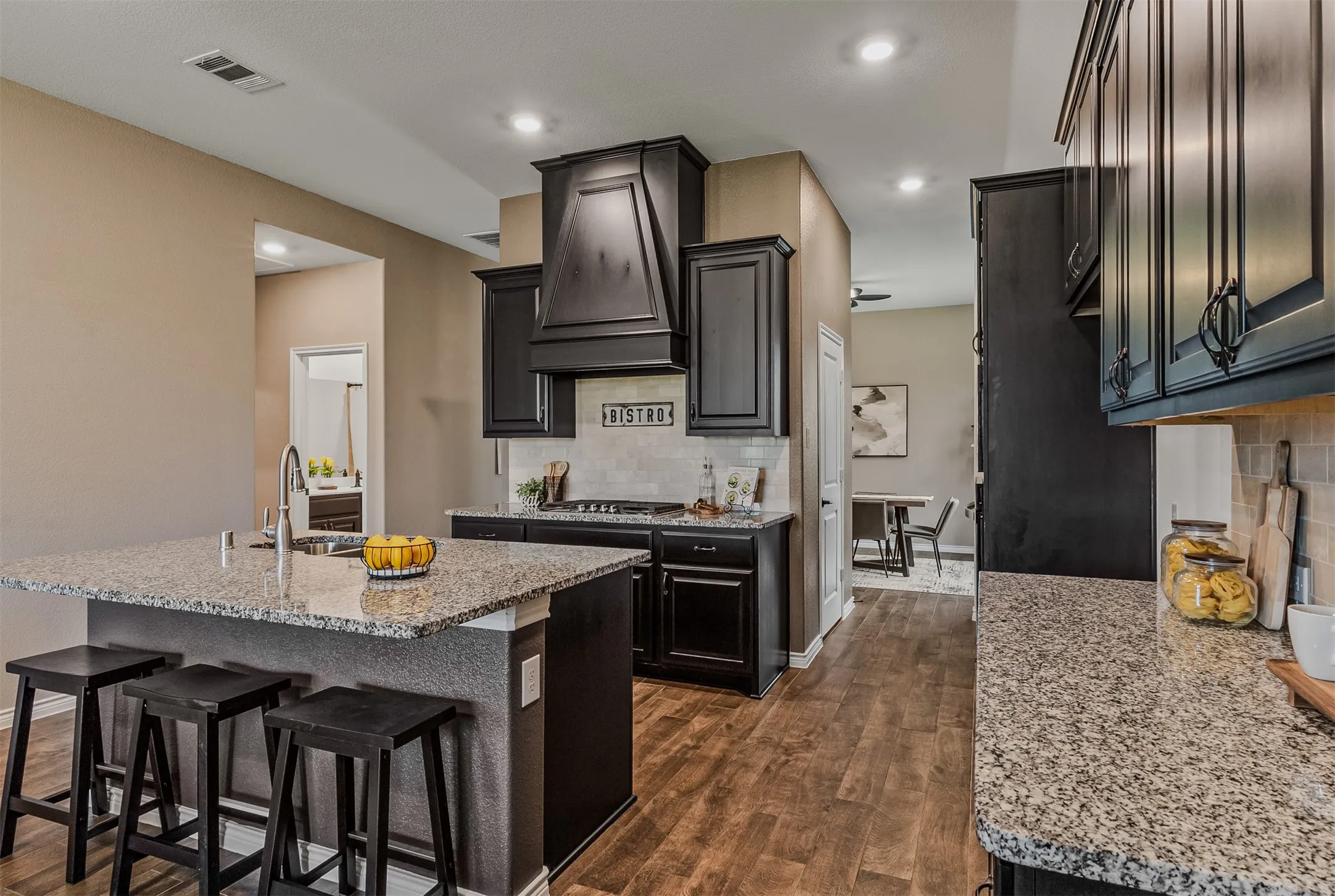 Single Family Residence For Sale in Kaufman County , 1043 Sublime Drive, Heath, Texas 75126, 4 Bedroom, 2 Bathroom, 2 Garage spaces, 2,135 Sqft, built in 2020, Preowned, mls#21227823, Real Estate Agent in Heath, Homes For Sale in Kaufman county, Homes For Sale in Heath, Realtor in Heath Texas, Real Estate Brokerage Independent Realty Texas, Luminita Cordes Realtor