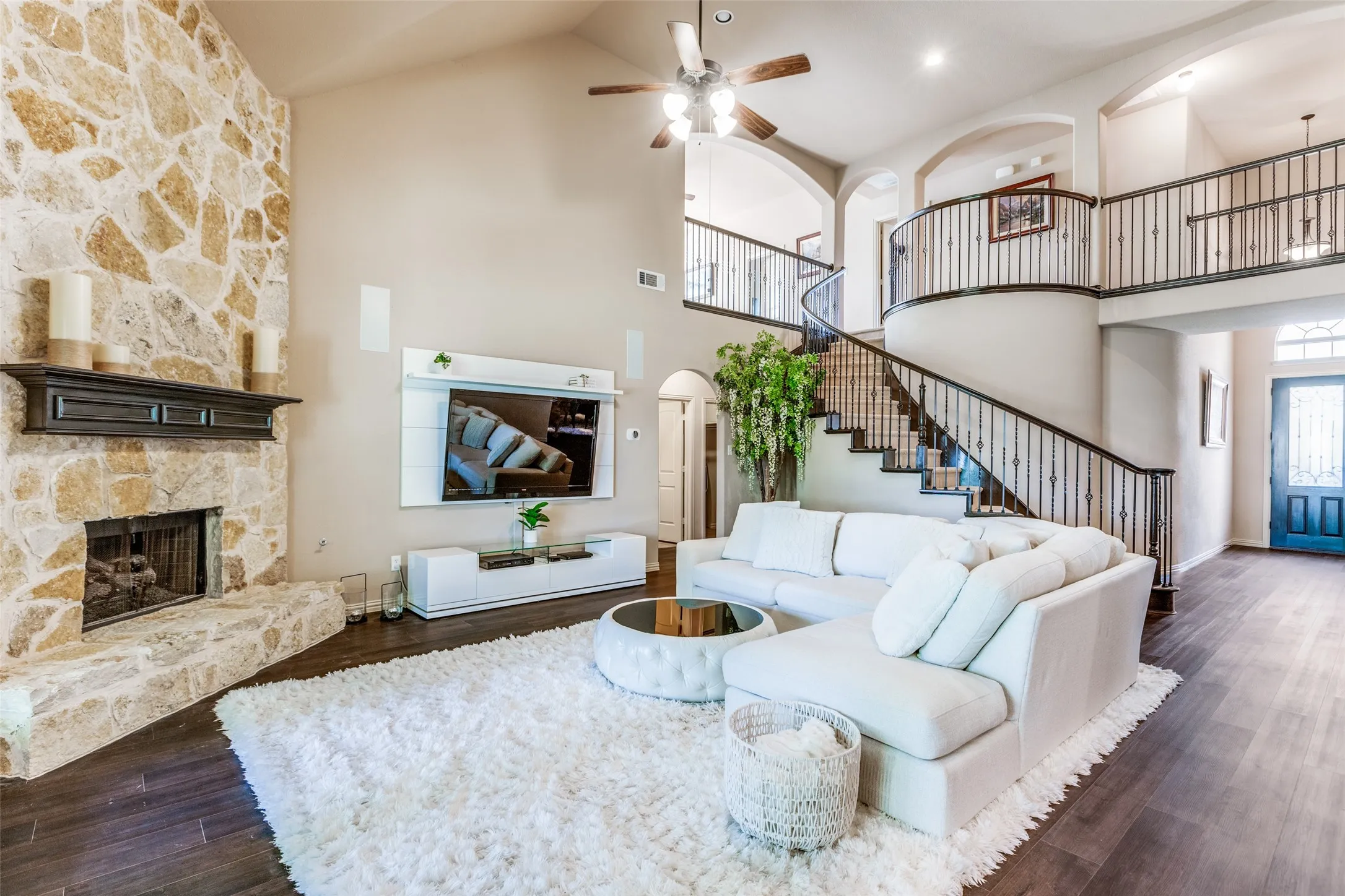 Single Family Residence For Sale in Collin County , 11916 Presario Road, Mc Kinney, Texas 75071, 5 Bedroom, 4 Bathroom, 3 Garage spaces, 3,768 Sqft, built in 2013, mls#21225828, Real Estate Agent in Mc Kinney, Homes For Sale in Collin county, Homes For Sale in Mc Kinney, Realtor in Mc Kinney Texas, Real Estate Brokerage Independent Realty Texas, Luminita Cordes Realtor