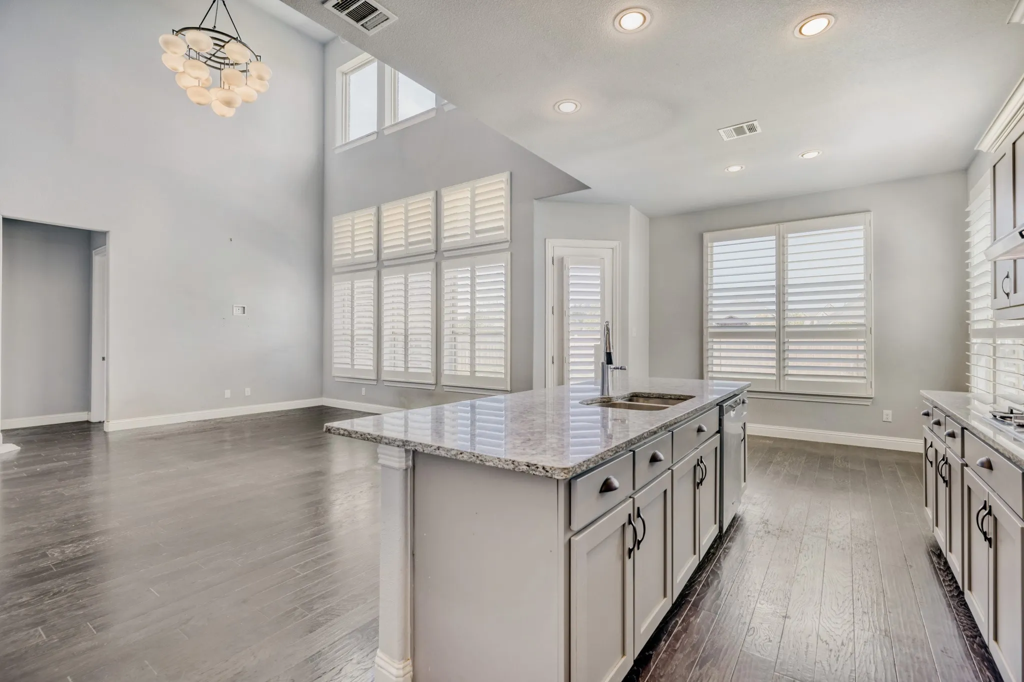 Single Family Residence For Sale in Collin County , 7313 Clear Rapids Drive, Mc Kinney, Texas 75071, 4 Bedroom, 4 Bathroom, 3 Garage spaces, 3,702 Sqft, built in 2018, mls#21220652, Real Estate Agent in Mc Kinney, Homes For Sale in Collin county, Homes For Sale in Mc Kinney, Realtor in Mc Kinney Texas, Real Estate Brokerage Independent Realty Texas, Luminita Cordes Realtor