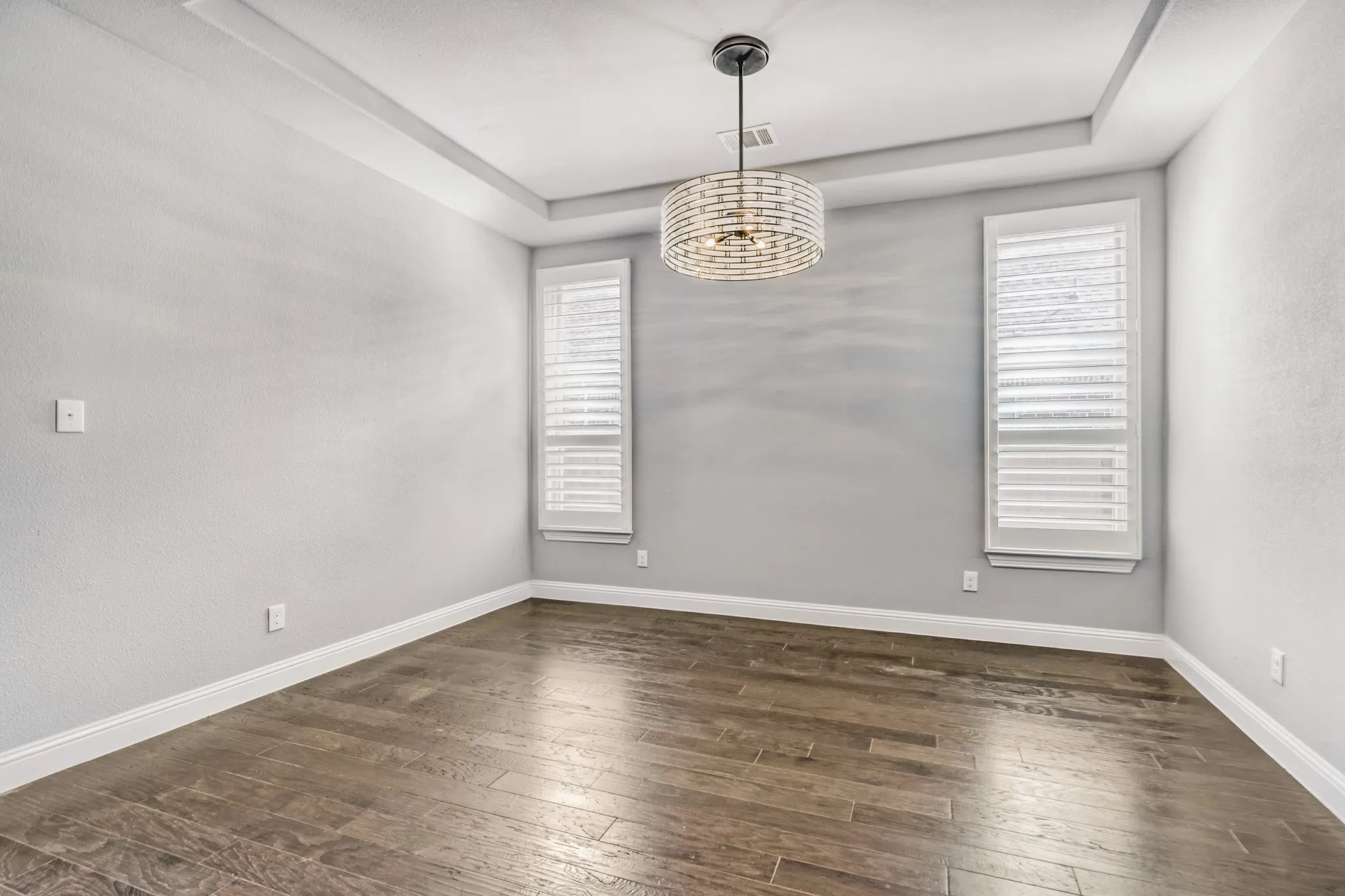 Single Family Residence For Sale in Collin County , 7313 Clear Rapids Drive, Mc Kinney, Texas 75071, 4 Bedroom, 4 Bathroom, 3 Garage spaces, 3,702 Sqft, built in 2018, mls#21220652, Real Estate Agent in Mc Kinney, Homes For Sale in Collin county, Homes For Sale in Mc Kinney, Realtor in Mc Kinney Texas, Real Estate Brokerage Independent Realty Texas, Luminita Cordes Realtor