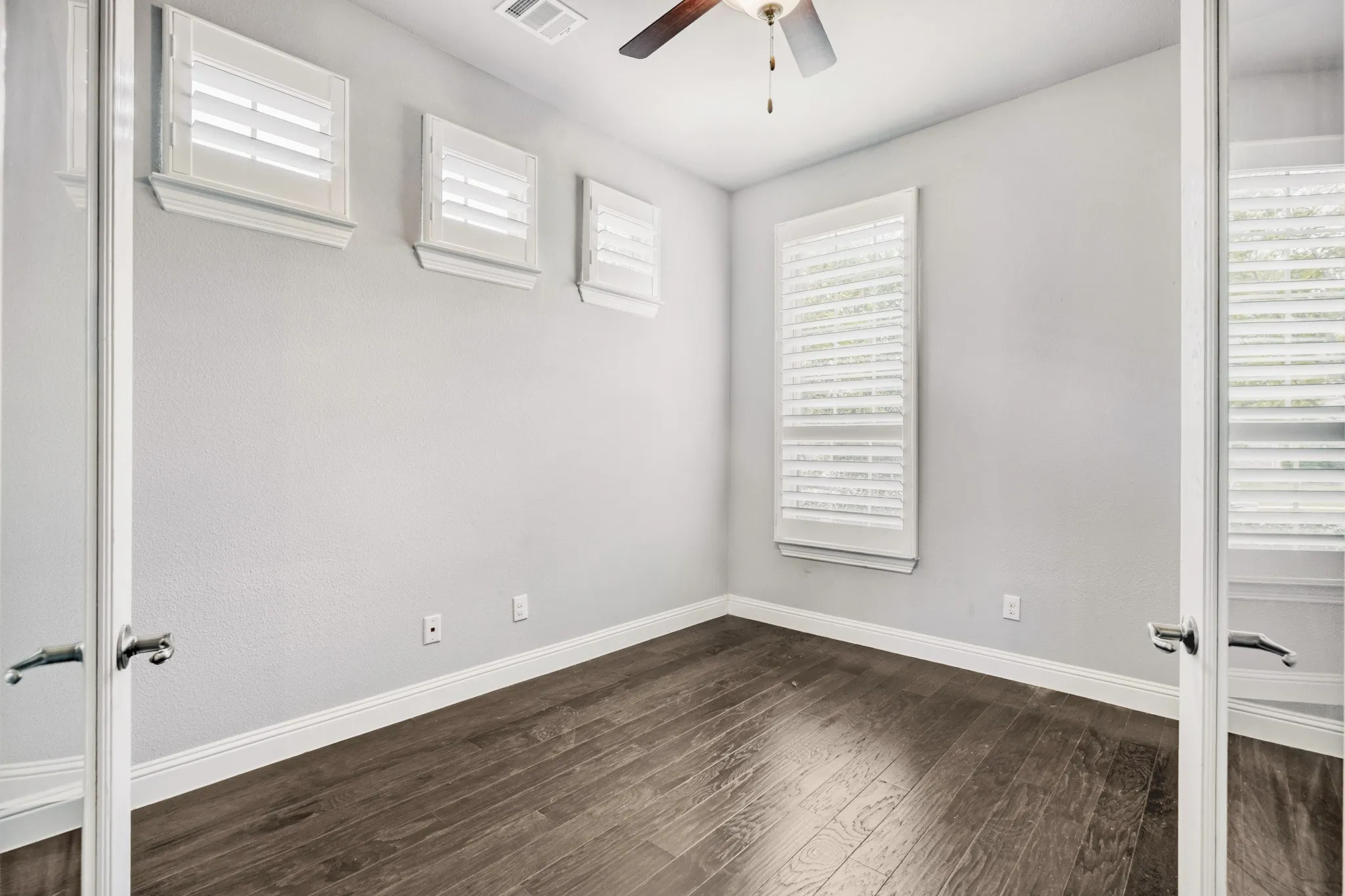 Single Family Residence For Sale in Collin County , 7313 Clear Rapids Drive, Mc Kinney, Texas 75071, 4 Bedroom, 4 Bathroom, 3 Garage spaces, 3,702 Sqft, built in 2018, mls#21220652, Real Estate Agent in Mc Kinney, Homes For Sale in Collin county, Homes For Sale in Mc Kinney, Realtor in Mc Kinney Texas, Real Estate Brokerage Independent Realty Texas, Luminita Cordes Realtor