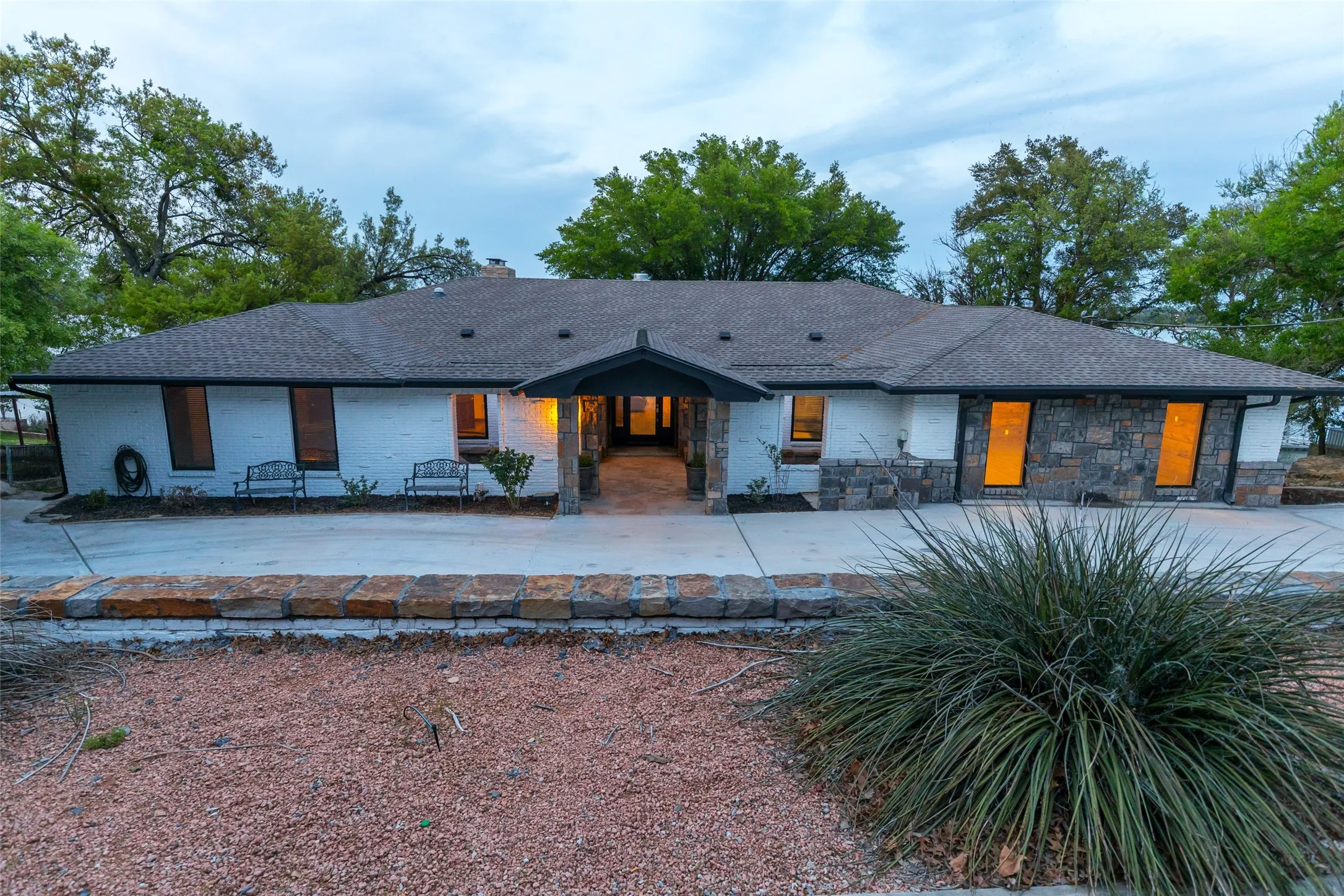 Single Family Residence For Sale in Brown County , 440 Lakeside Drive, Brownwood, Texas 76801, 6 Bedroom, 7 Bathroom, Garage spaces, 6,753 Sqft, built in 1977, Preowned, Price $2,225,000, mls#21224694, Real Estate Agent in Brownwood, Homes For Sale in Brown county, Homes For Sale in Brownwood, Realtor in Brownwood Texas, Real Estate Brokerage Independent Realty Texas, Luminita Cordes Realtor
