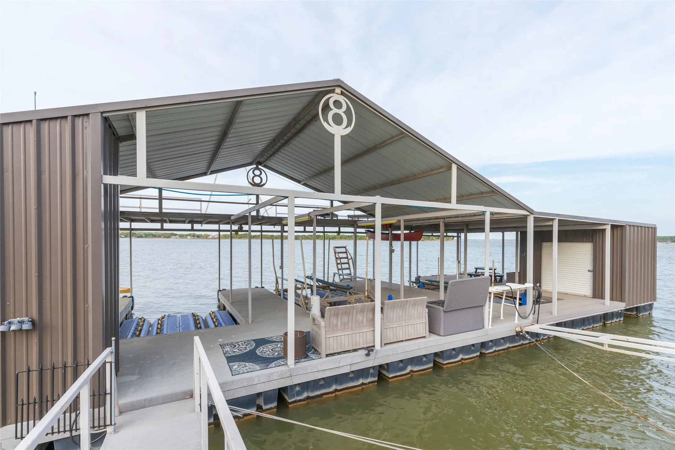 Single Family Residence For Sale in Brown County , 440 Lakeside Drive, Brownwood, Texas 76801, 6 Bedroom, 7 Bathroom, Garage spaces, 6,753 Sqft, built in 1977, Preowned, Price $2,225,000, mls#21224694, Real Estate Agent in Brownwood, Homes For Sale in Brown county, Homes For Sale in Brownwood, Realtor in Brownwood Texas, Real Estate Brokerage Independent Realty Texas, Luminita Cordes Realtor