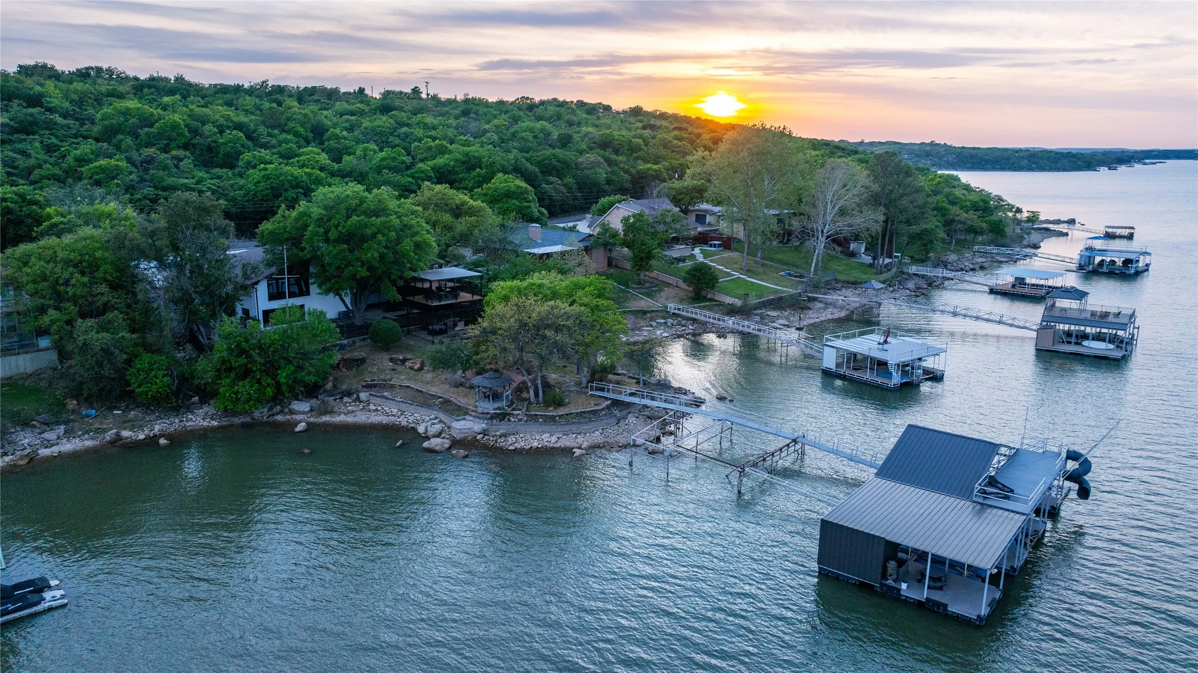 Single Family Residence For Sale in Brown County , 440 Lakeside Drive, Brownwood, Texas 76801, 6 Bedroom, 7 Bathroom, Garage spaces, 6,753 Sqft, built in 1977, Preowned, Price $2,225,000, mls#21224694, Real Estate Agent in Brownwood, Homes For Sale in Brown county, Homes For Sale in Brownwood, Realtor in Brownwood Texas, Real Estate Brokerage Independent Realty Texas, Luminita Cordes Realtor
