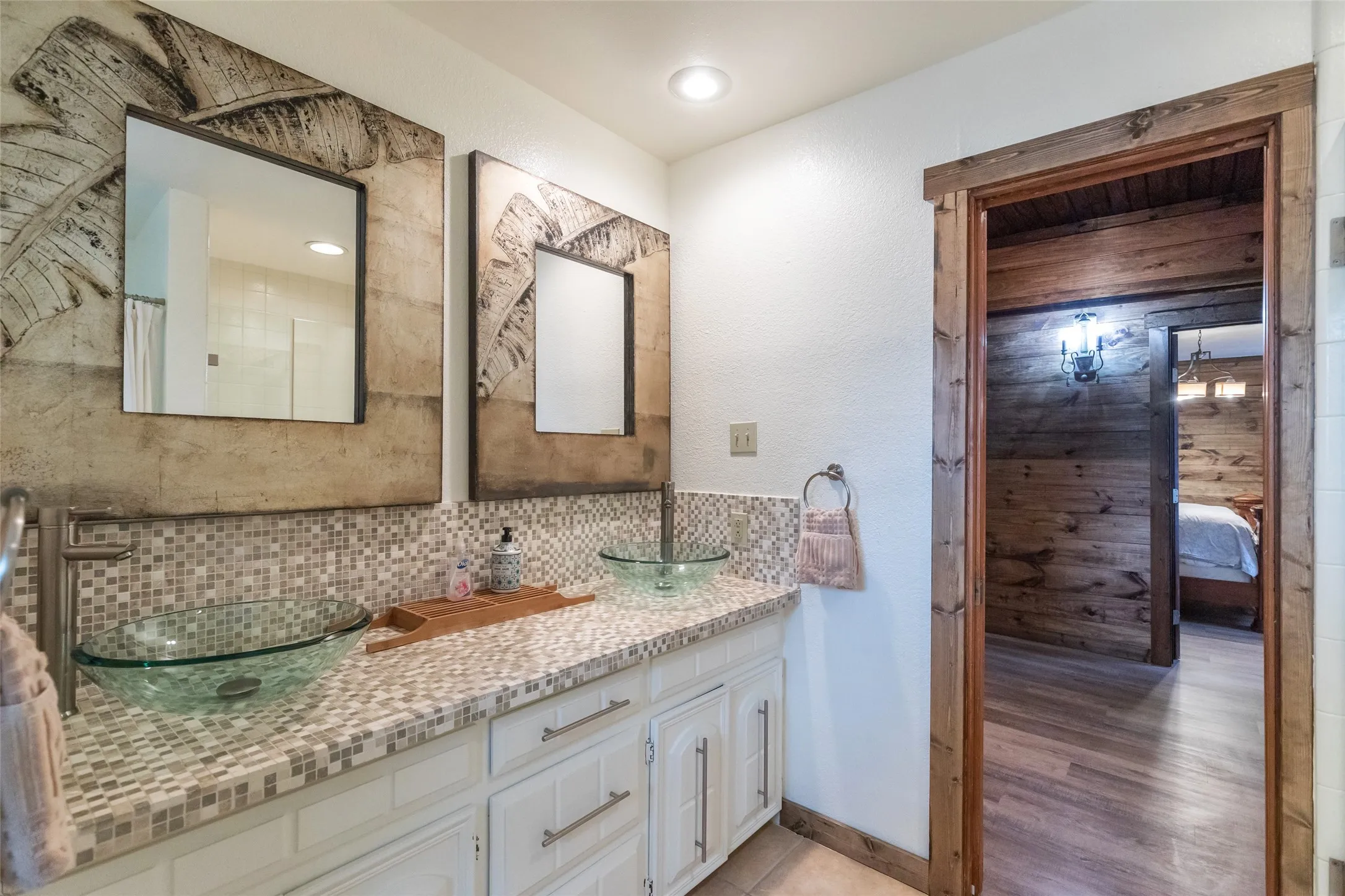 Single Family Residence For Sale in Brown County , 440 Lakeside Drive, Brownwood, Texas 76801, 6 Bedroom, 7 Bathroom, Garage spaces, 6,753 Sqft, built in 1977, Preowned, Price $2,225,000, mls#21224694, Real Estate Agent in Brownwood, Homes For Sale in Brown county, Homes For Sale in Brownwood, Realtor in Brownwood Texas, Real Estate Brokerage Independent Realty Texas, Luminita Cordes Realtor