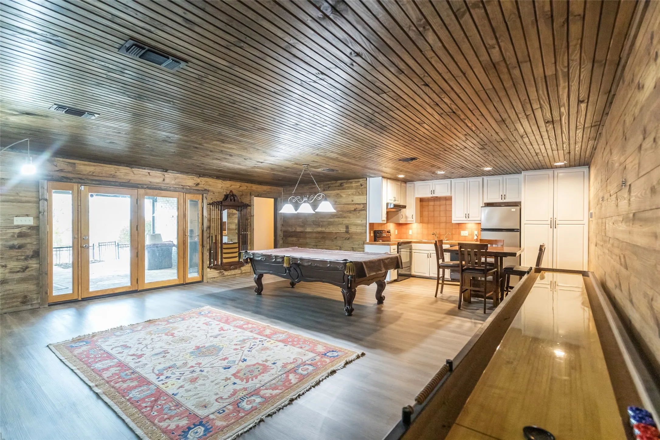Single Family Residence For Sale in Brown County , 440 Lakeside Drive, Brownwood, Texas 76801, 6 Bedroom, 7 Bathroom, Garage spaces, 6,753 Sqft, built in 1977, Preowned, Price $2,225,000, mls#21224694, Real Estate Agent in Brownwood, Homes For Sale in Brown county, Homes For Sale in Brownwood, Realtor in Brownwood Texas, Real Estate Brokerage Independent Realty Texas, Luminita Cordes Realtor