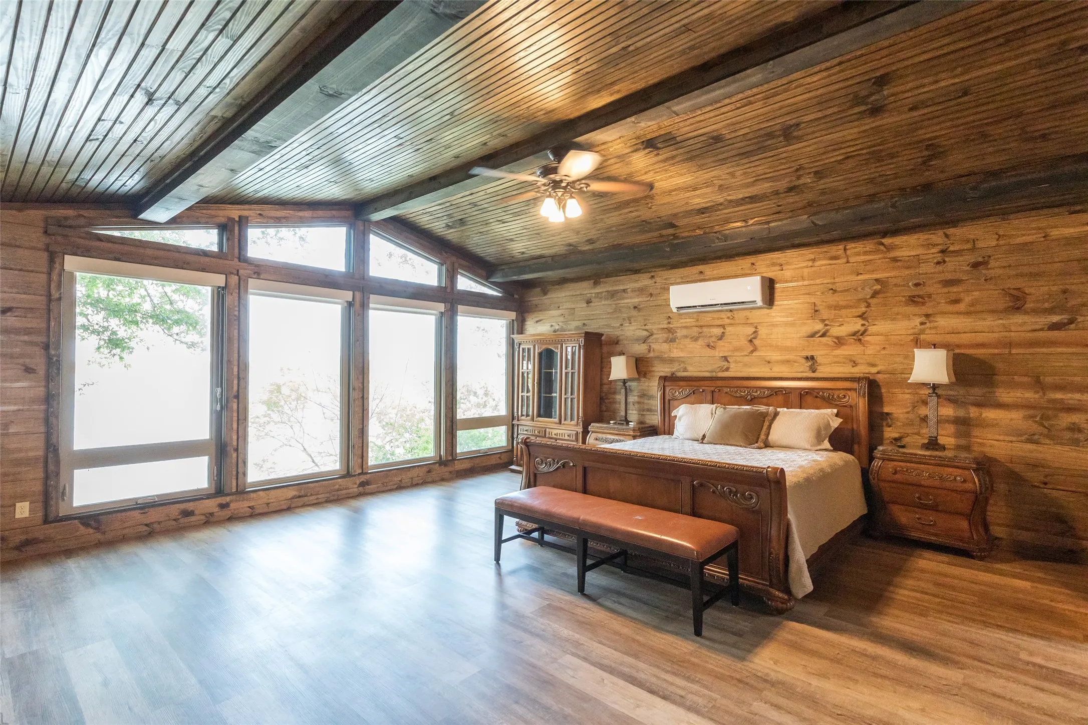 Single Family Residence For Sale in Brown County , 440 Lakeside Drive, Brownwood, Texas 76801, 6 Bedroom, 7 Bathroom, Garage spaces, 6,753 Sqft, built in 1977, Preowned, Price $2,225,000, mls#21224694, Real Estate Agent in Brownwood, Homes For Sale in Brown county, Homes For Sale in Brownwood, Realtor in Brownwood Texas, Real Estate Brokerage Independent Realty Texas, Luminita Cordes Realtor