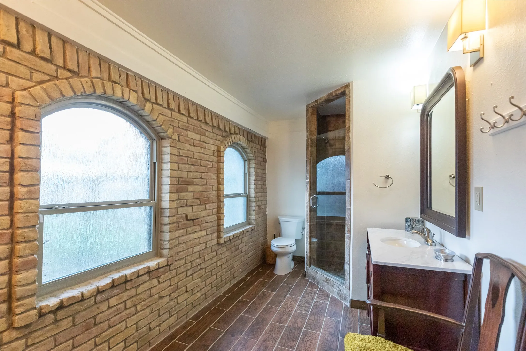 Single Family Residence For Sale in Brown County , 440 Lakeside Drive, Brownwood, Texas 76801, 6 Bedroom, 7 Bathroom, Garage spaces, 6,753 Sqft, built in 1977, Preowned, Price $2,225,000, mls#21224694, Real Estate Agent in Brownwood, Homes For Sale in Brown county, Homes For Sale in Brownwood, Realtor in Brownwood Texas, Real Estate Brokerage Independent Realty Texas, Luminita Cordes Realtor