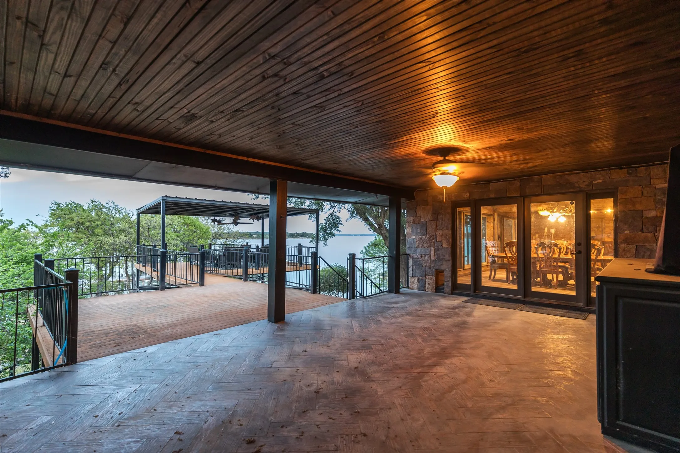 Single Family Residence For Sale in Brown County , 440 Lakeside Drive, Brownwood, Texas 76801, 6 Bedroom, 7 Bathroom, Garage spaces, 6,753 Sqft, built in 1977, Preowned, Price $2,225,000, mls#21224694, Real Estate Agent in Brownwood, Homes For Sale in Brown county, Homes For Sale in Brownwood, Realtor in Brownwood Texas, Real Estate Brokerage Independent Realty Texas, Luminita Cordes Realtor