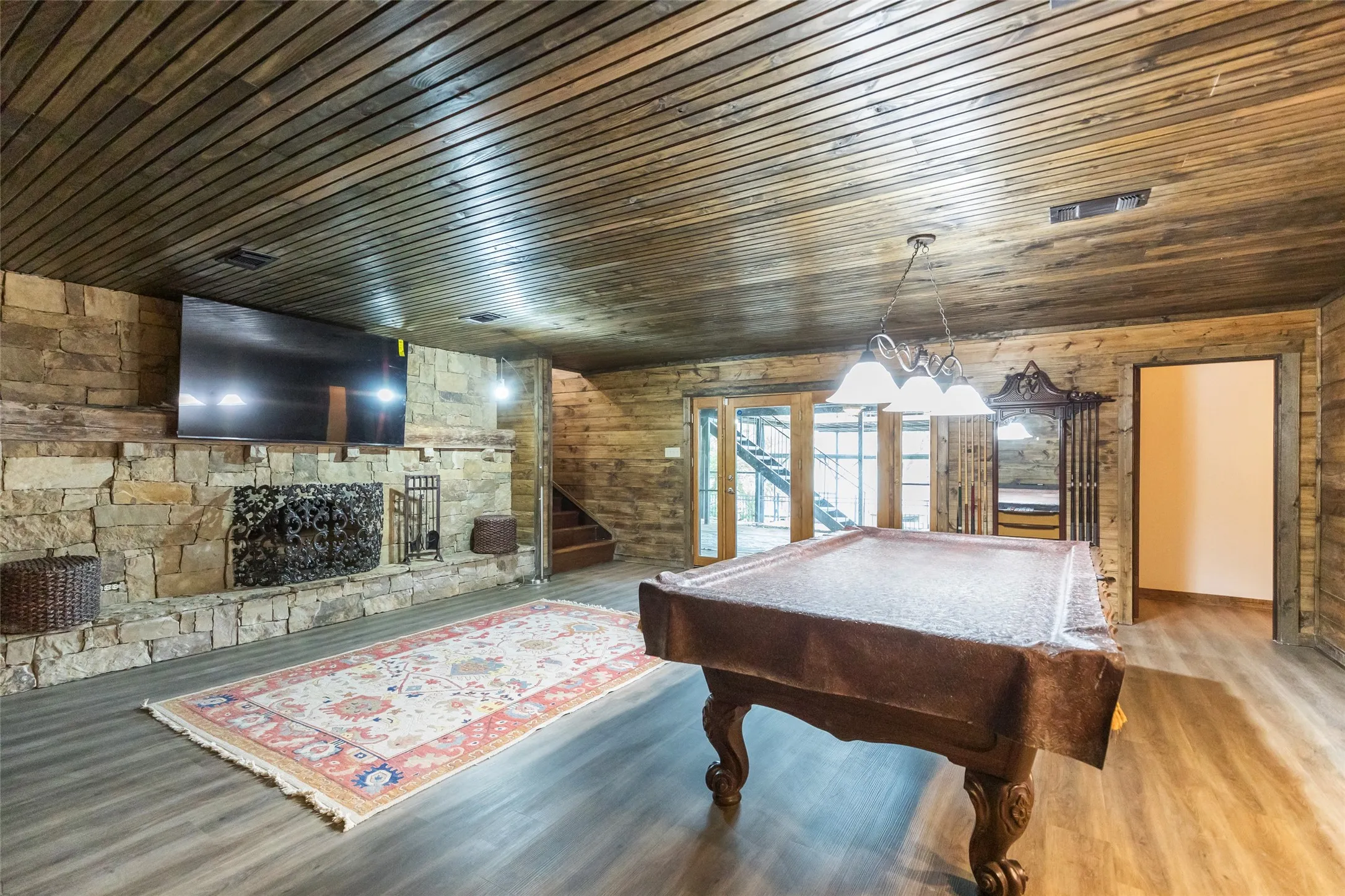 Single Family Residence For Sale in Brown County , 440 Lakeside Drive, Brownwood, Texas 76801, 6 Bedroom, 7 Bathroom, Garage spaces, 6,753 Sqft, built in 1977, Preowned, Price $2,225,000, mls#21224694, Real Estate Agent in Brownwood, Homes For Sale in Brown county, Homes For Sale in Brownwood, Realtor in Brownwood Texas, Real Estate Brokerage Independent Realty Texas, Luminita Cordes Realtor