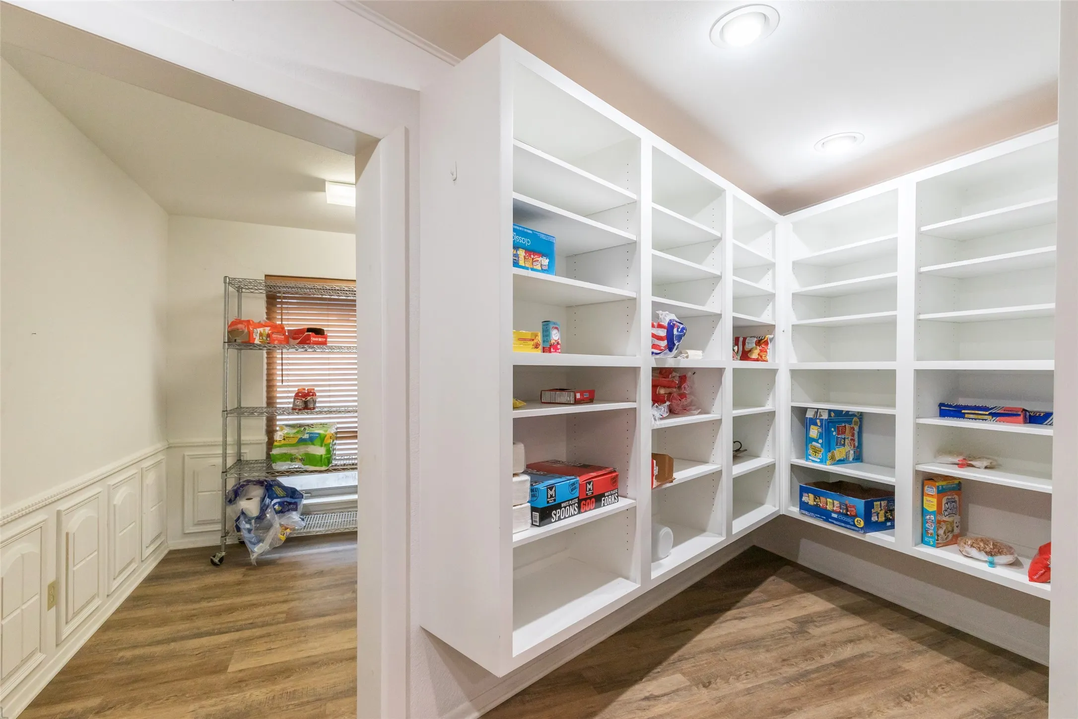 Single Family Residence For Sale in Brown County , 440 Lakeside Drive, Brownwood, Texas 76801, 6 Bedroom, 7 Bathroom, Garage spaces, 6,753 Sqft, built in 1977, Preowned, Price $2,225,000, mls#21224694, Real Estate Agent in Brownwood, Homes For Sale in Brown county, Homes For Sale in Brownwood, Realtor in Brownwood Texas, Real Estate Brokerage Independent Realty Texas, Luminita Cordes Realtor