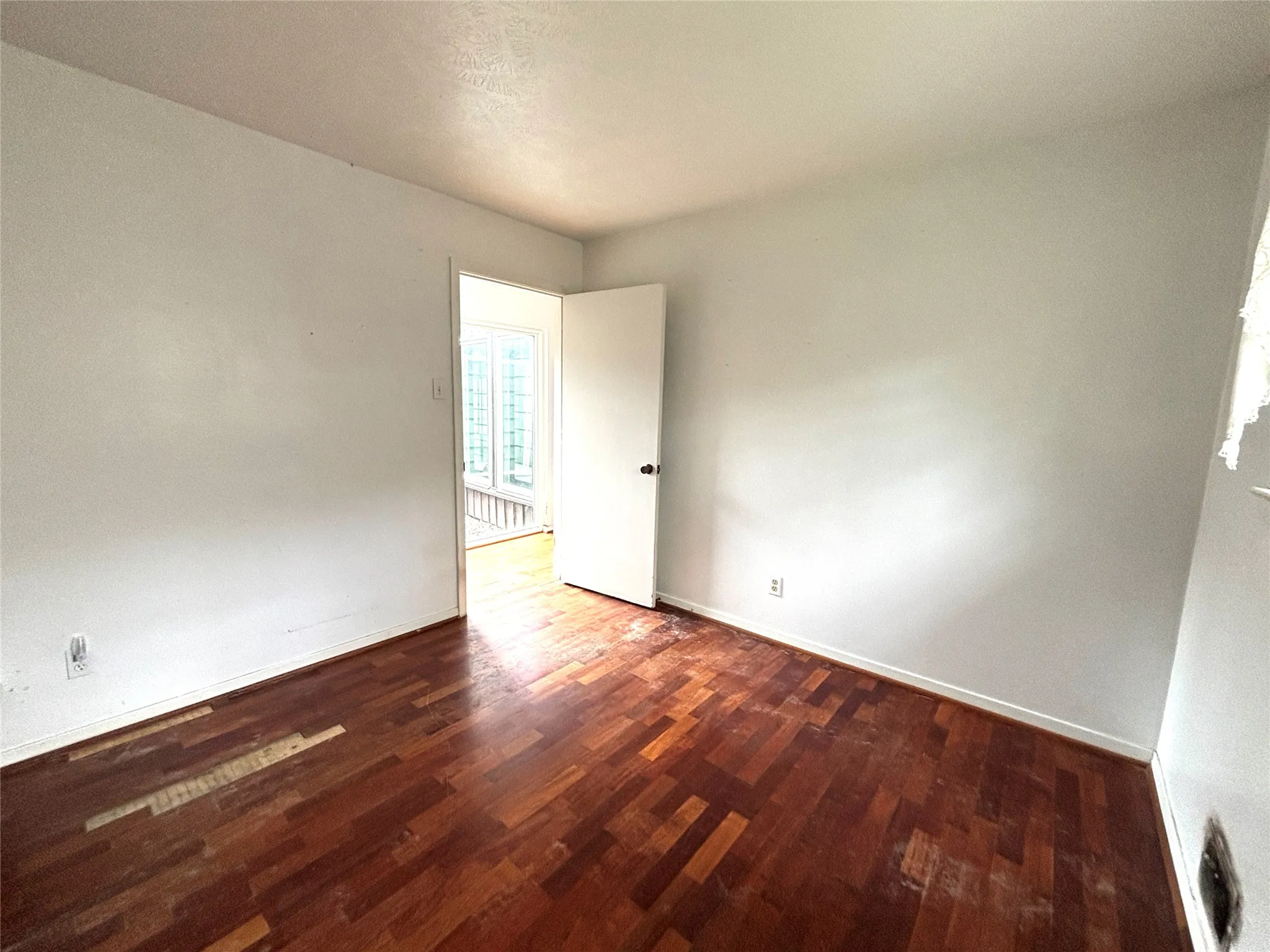 Single Family Residence For Sale in Dallas County , 12 Creekwood Circle, Richardson, Texas 75080, 4 Bedroom, 4 Bathroom, 2 Garage spaces, 3,690 Sqft, built in 1972, mls#21228551, Real Estate Agent in Richardson, Homes For Sale in Dallas county, Homes For Sale in Richardson, Realtor in Richardson Texas, Real Estate Brokerage Independent Realty Texas, Luminita Cordes Realtor