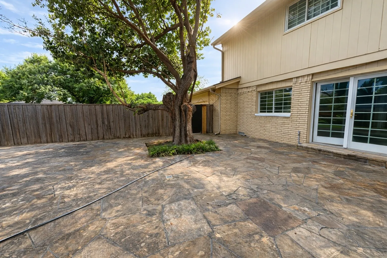 Single Family Residence For Sale in Dallas County , 12 Creekwood Circle, Richardson, Texas 75080, 4 Bedroom, 4 Bathroom, 2 Garage spaces, 3,690 Sqft, built in 1972, mls#21228551, Real Estate Agent in Richardson, Homes For Sale in Dallas county, Homes For Sale in Richardson, Realtor in Richardson Texas, Real Estate Brokerage Independent Realty Texas, Luminita Cordes Realtor