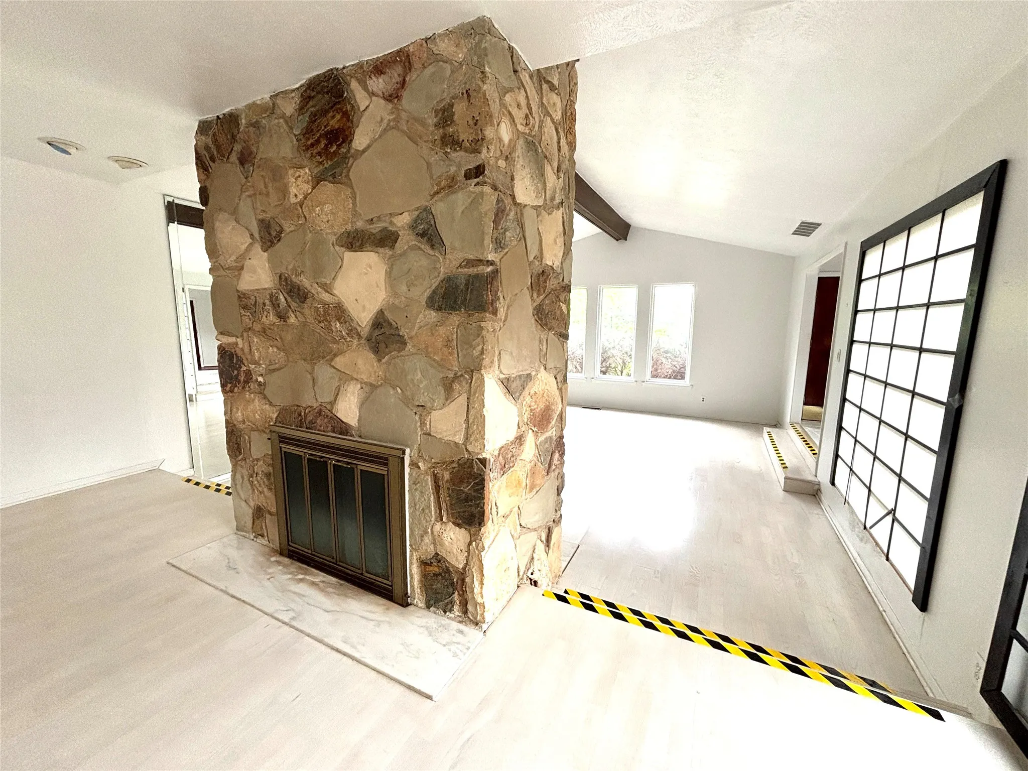 Single Family Residence For Sale in Dallas County , 12 Creekwood Circle, Richardson, Texas 75080, 4 Bedroom, 4 Bathroom, 2 Garage spaces, 3,690 Sqft, built in 1972, mls#21228551, Real Estate Agent in Richardson, Homes For Sale in Dallas county, Homes For Sale in Richardson, Realtor in Richardson Texas, Real Estate Brokerage Independent Realty Texas, Luminita Cordes Realtor