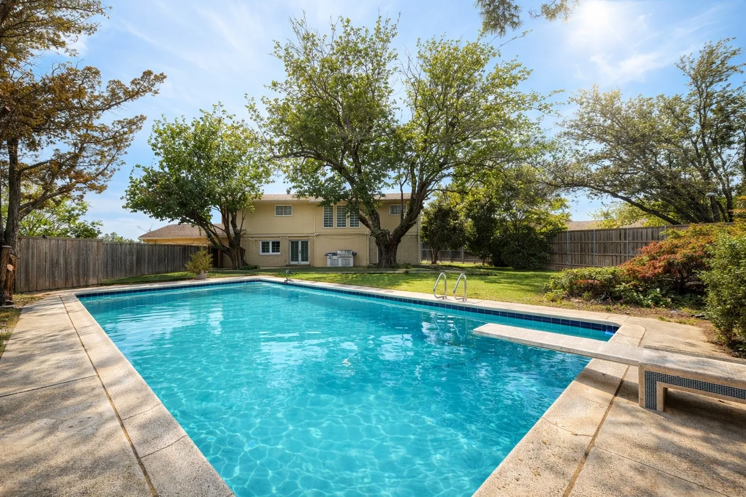 Single Family Residence For Sale in Dallas County , 12 Creekwood Circle, Richardson, Texas 75080, 4 Bedroom, 4 Bathroom, 2 Garage spaces, 3,690 Sqft, built in 1972, mls#21228551, Real Estate Agent in Richardson, Homes For Sale in Dallas county, Homes For Sale in Richardson, Realtor in Richardson Texas, Real Estate Brokerage Independent Realty Texas, Luminita Cordes Realtor