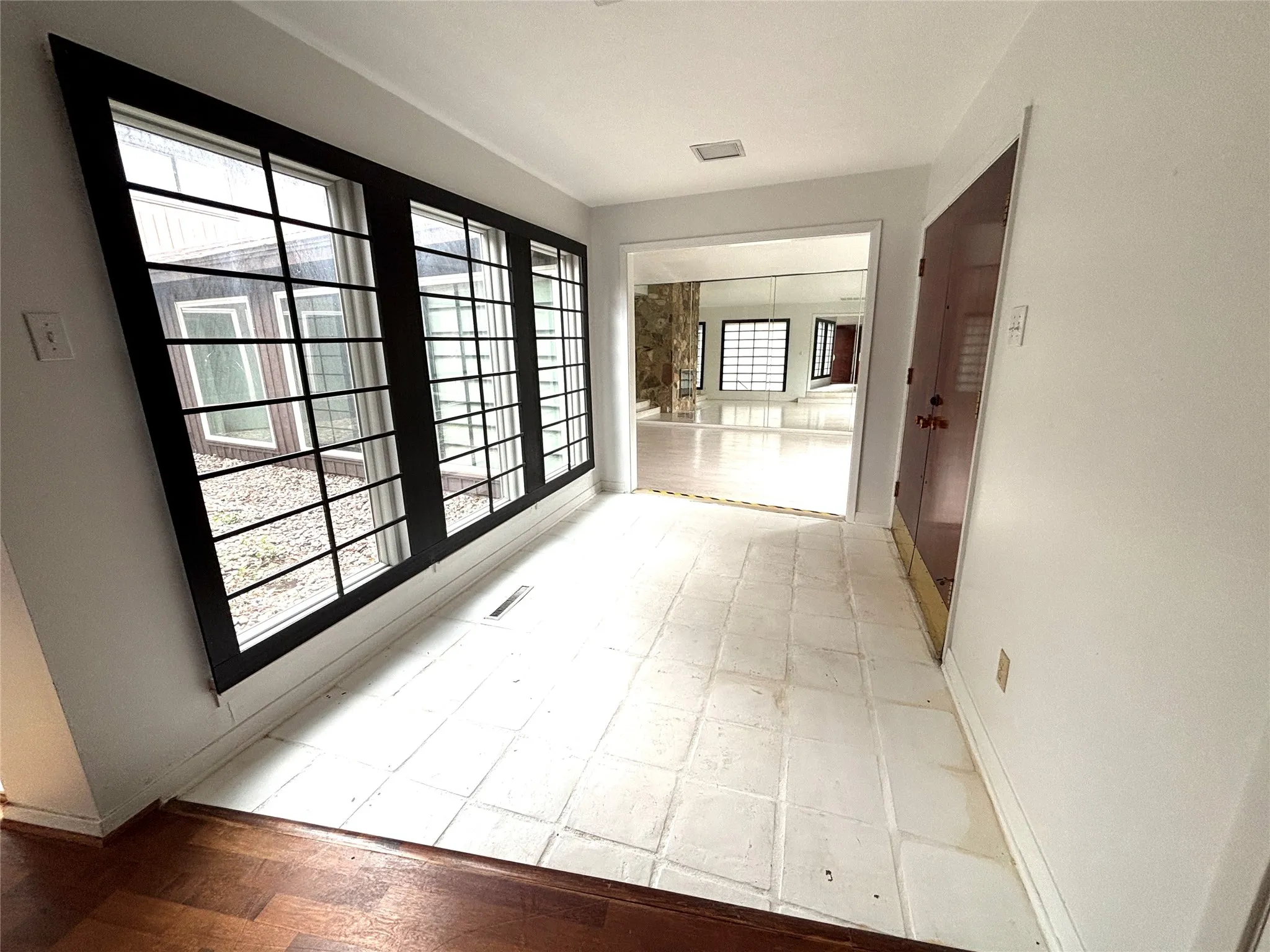Single Family Residence For Sale in Dallas County , 12 Creekwood Circle, Richardson, Texas 75080, 4 Bedroom, 4 Bathroom, 2 Garage spaces, 3,690 Sqft, built in 1972, mls#21228551, Real Estate Agent in Richardson, Homes For Sale in Dallas county, Homes For Sale in Richardson, Realtor in Richardson Texas, Real Estate Brokerage Independent Realty Texas, Luminita Cordes Realtor