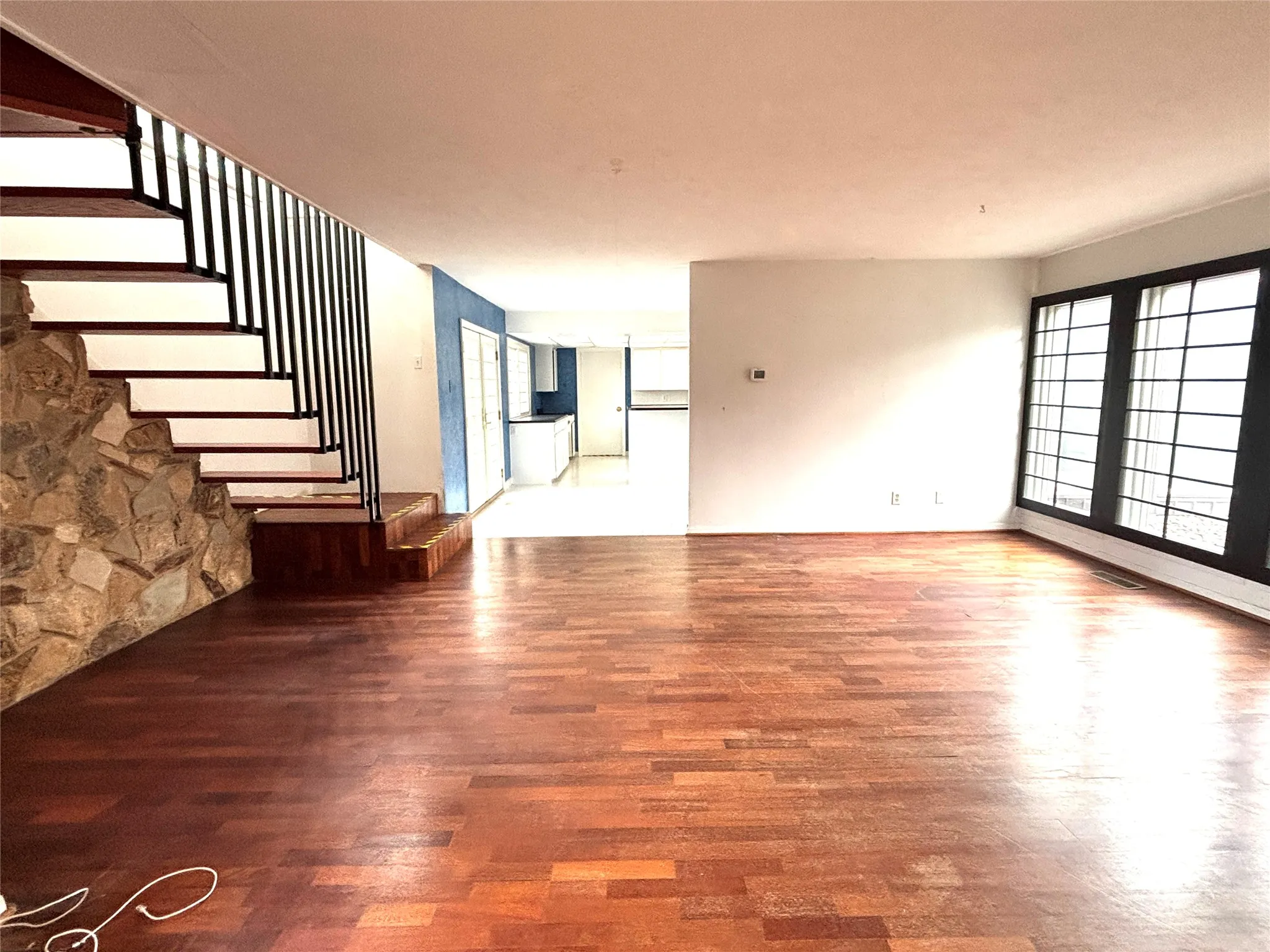 Single Family Residence For Sale in Dallas County , 12 Creekwood Circle, Richardson, Texas 75080, 4 Bedroom, 4 Bathroom, 2 Garage spaces, 3,690 Sqft, built in 1972, mls#21228551, Real Estate Agent in Richardson, Homes For Sale in Dallas county, Homes For Sale in Richardson, Realtor in Richardson Texas, Real Estate Brokerage Independent Realty Texas, Luminita Cordes Realtor