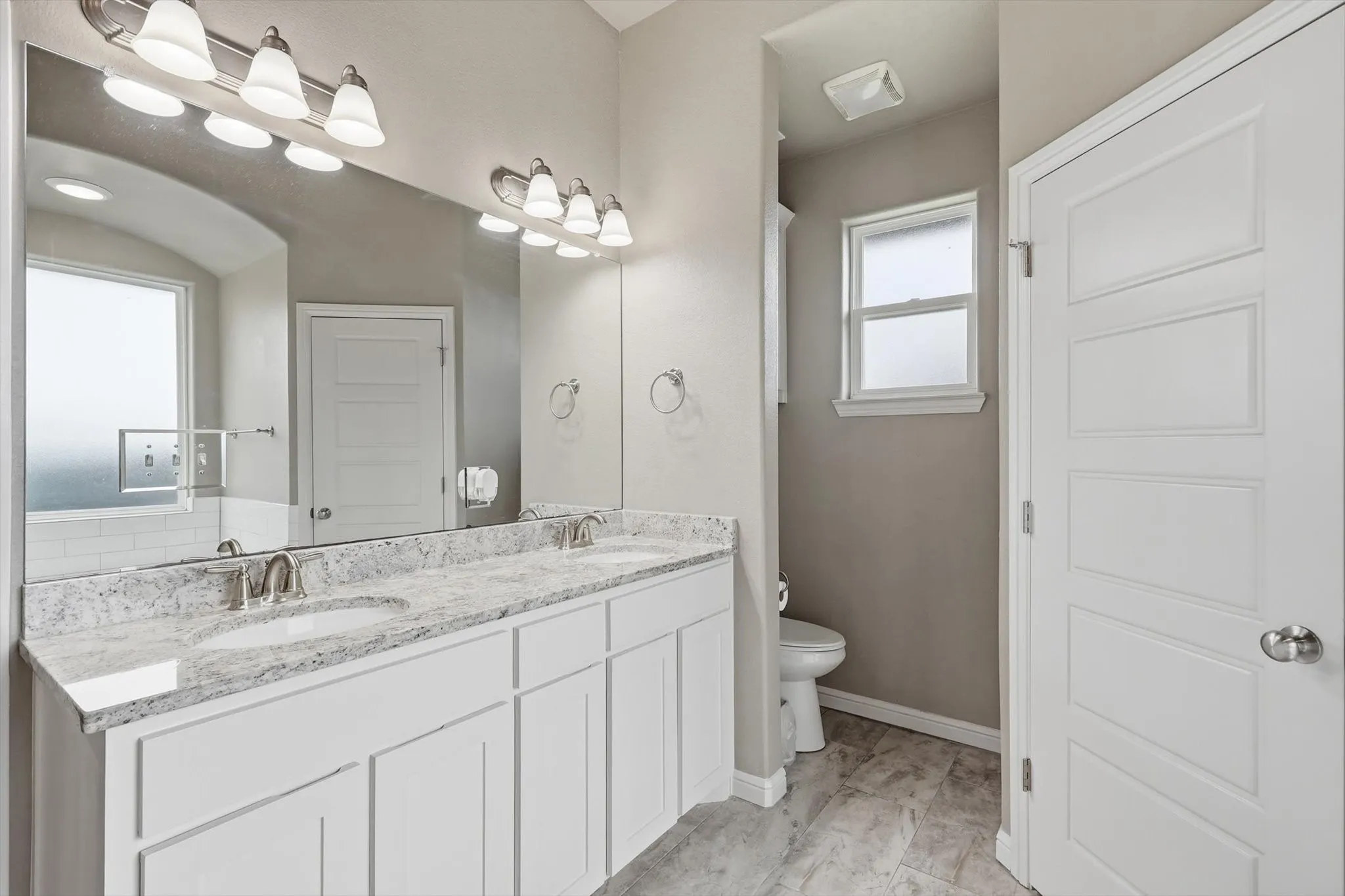 Single Family Residence For Sale in Hood County , 3312 Arrow Creek Drive, Granbury, Texas 76049, 3 Bedroom, 2 Bathroom, 2 Garage spaces, 1,549 Sqft, built in 2020, Preowned, mls#21227658, Real Estate Agent in Granbury, Homes For Sale in Hood county, Homes For Sale in Granbury, Realtor in Granbury Texas, Real Estate Brokerage Independent Realty Texas, Luminita Cordes Realtor