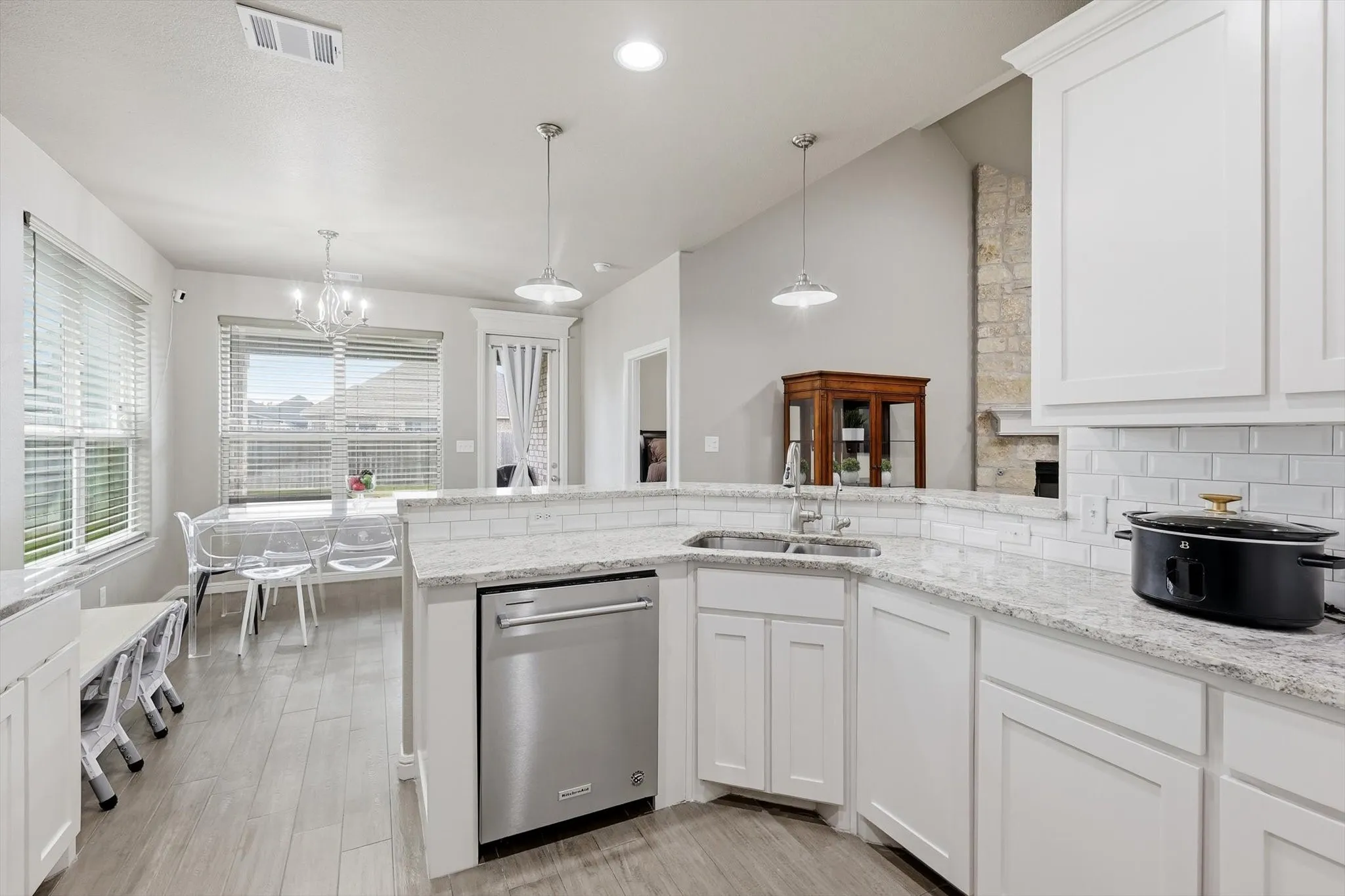 Single Family Residence For Sale in Hood County , 3312 Arrow Creek Drive, Granbury, Texas 76049, 3 Bedroom, 2 Bathroom, 2 Garage spaces, 1,549 Sqft, built in 2020, Preowned, mls#21227658, Real Estate Agent in Granbury, Homes For Sale in Hood county, Homes For Sale in Granbury, Realtor in Granbury Texas, Real Estate Brokerage Independent Realty Texas, Luminita Cordes Realtor
