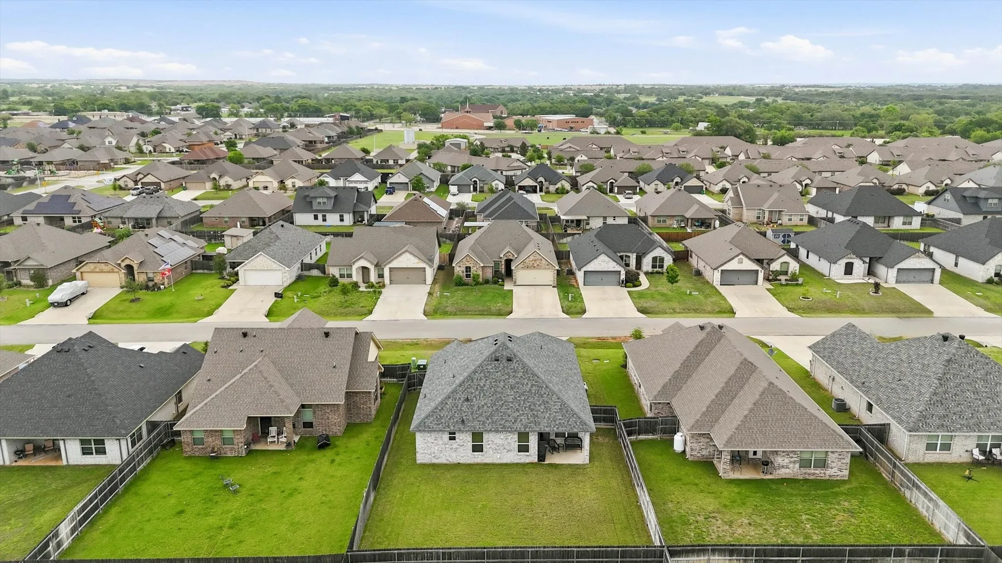Single Family Residence For Sale in Hood County , 3312 Arrow Creek Drive, Granbury, Texas 76049, 3 Bedroom, 2 Bathroom, 2 Garage spaces, 1,549 Sqft, built in 2020, Preowned, mls#21227658, Real Estate Agent in Granbury, Homes For Sale in Hood county, Homes For Sale in Granbury, Realtor in Granbury Texas, Real Estate Brokerage Independent Realty Texas, Luminita Cordes Realtor