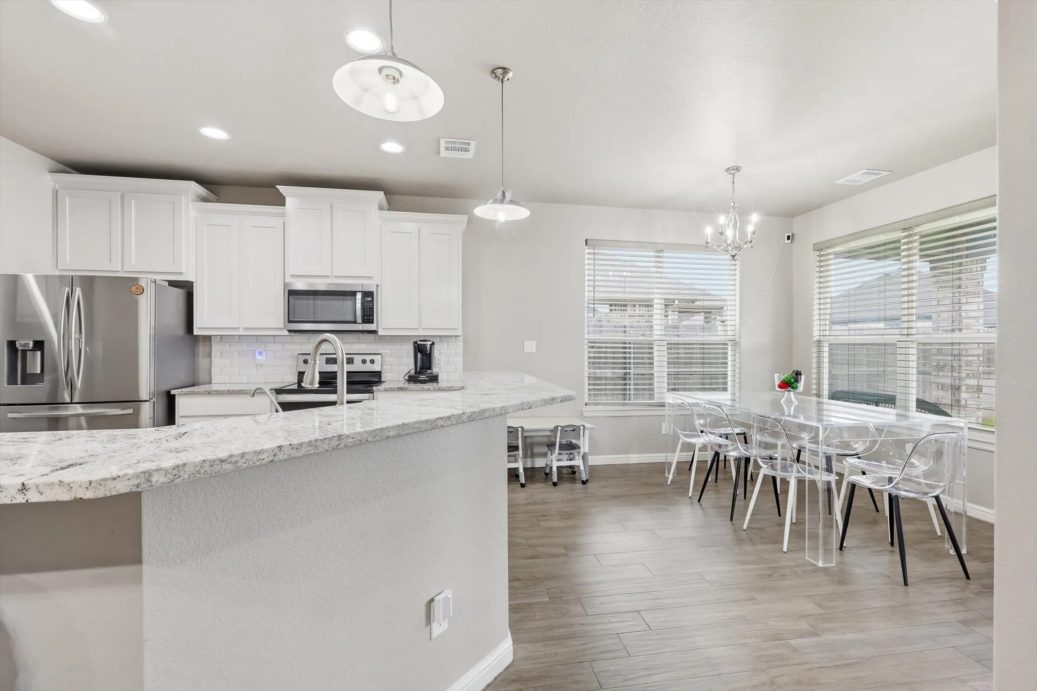 Single Family Residence For Sale in Hood County , 3312 Arrow Creek Drive, Granbury, Texas 76049, 3 Bedroom, 2 Bathroom, 2 Garage spaces, 1,549 Sqft, built in 2020, Preowned, mls#21227658, Real Estate Agent in Granbury, Homes For Sale in Hood county, Homes For Sale in Granbury, Realtor in Granbury Texas, Real Estate Brokerage Independent Realty Texas, Luminita Cordes Realtor
