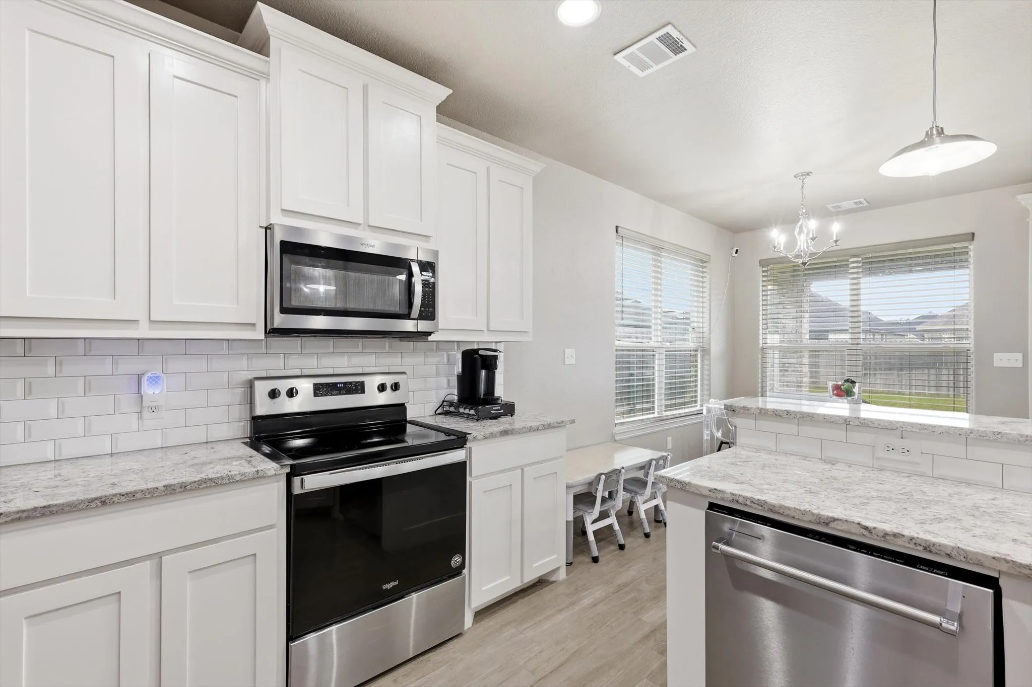 Single Family Residence For Sale in Hood County , 3312 Arrow Creek Drive, Granbury, Texas 76049, 3 Bedroom, 2 Bathroom, 2 Garage spaces, 1,549 Sqft, built in 2020, Preowned, mls#21227658, Real Estate Agent in Granbury, Homes For Sale in Hood county, Homes For Sale in Granbury, Realtor in Granbury Texas, Real Estate Brokerage Independent Realty Texas, Luminita Cordes Realtor