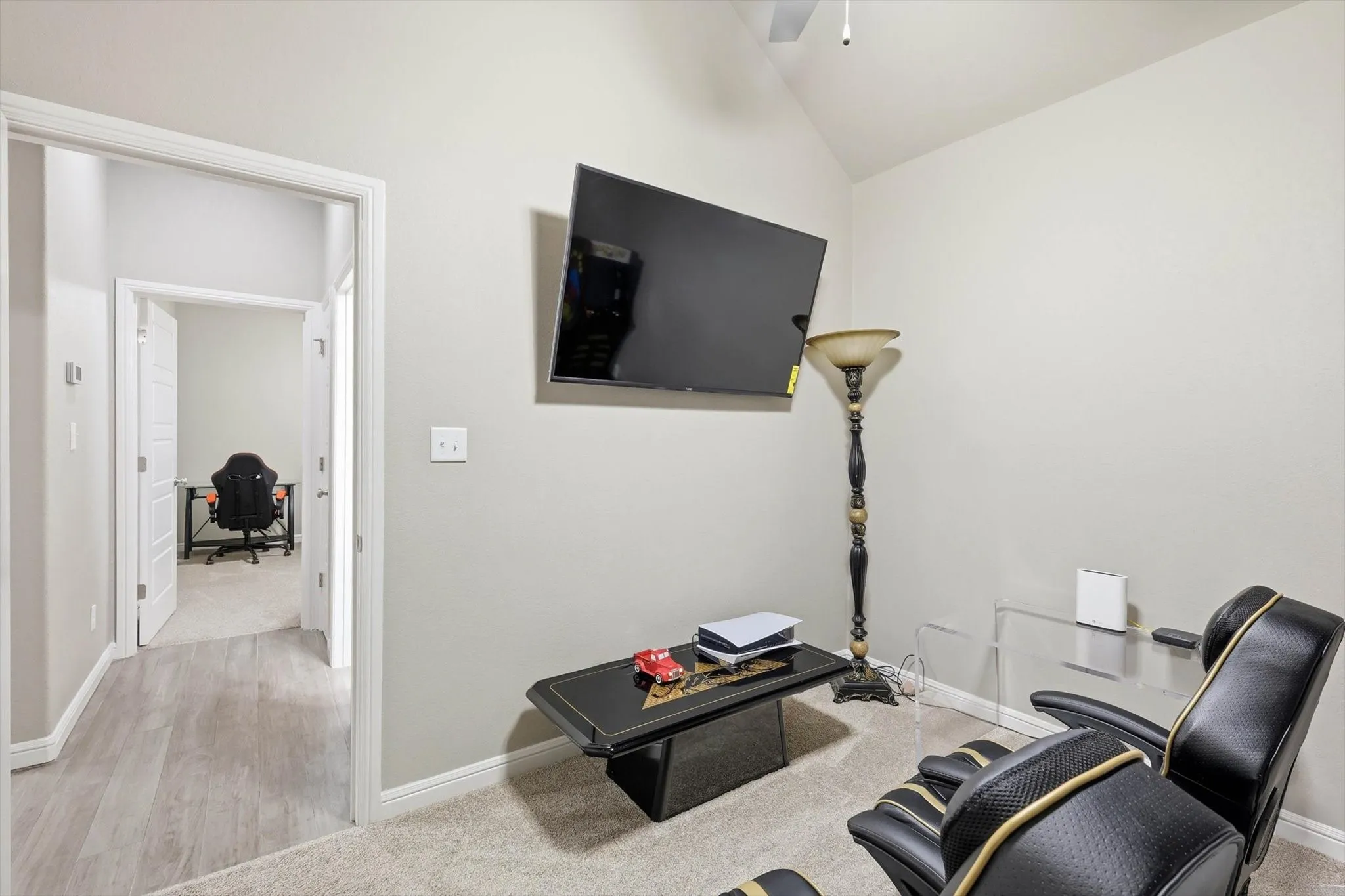 Single Family Residence For Sale in Hood County , 3312 Arrow Creek Drive, Granbury, Texas 76049, 3 Bedroom, 2 Bathroom, 2 Garage spaces, 1,549 Sqft, built in 2020, Preowned, mls#21227658, Real Estate Agent in Granbury, Homes For Sale in Hood county, Homes For Sale in Granbury, Realtor in Granbury Texas, Real Estate Brokerage Independent Realty Texas, Luminita Cordes Realtor