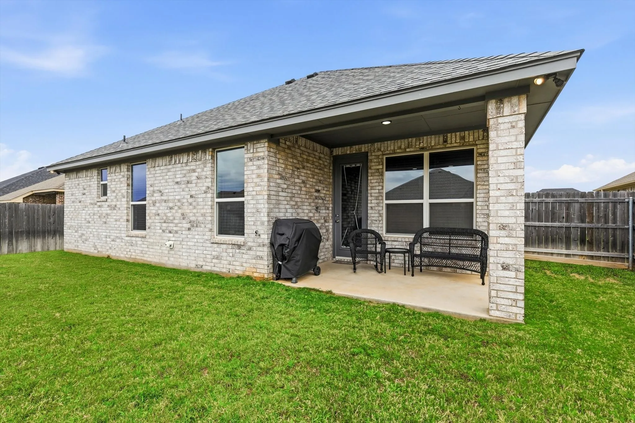 Single Family Residence For Sale in Hood County , 3312 Arrow Creek Drive, Granbury, Texas 76049, 3 Bedroom, 2 Bathroom, 2 Garage spaces, 1,549 Sqft, built in 2020, Preowned, mls#21227658, Real Estate Agent in Granbury, Homes For Sale in Hood county, Homes For Sale in Granbury, Realtor in Granbury Texas, Real Estate Brokerage Independent Realty Texas, Luminita Cordes Realtor