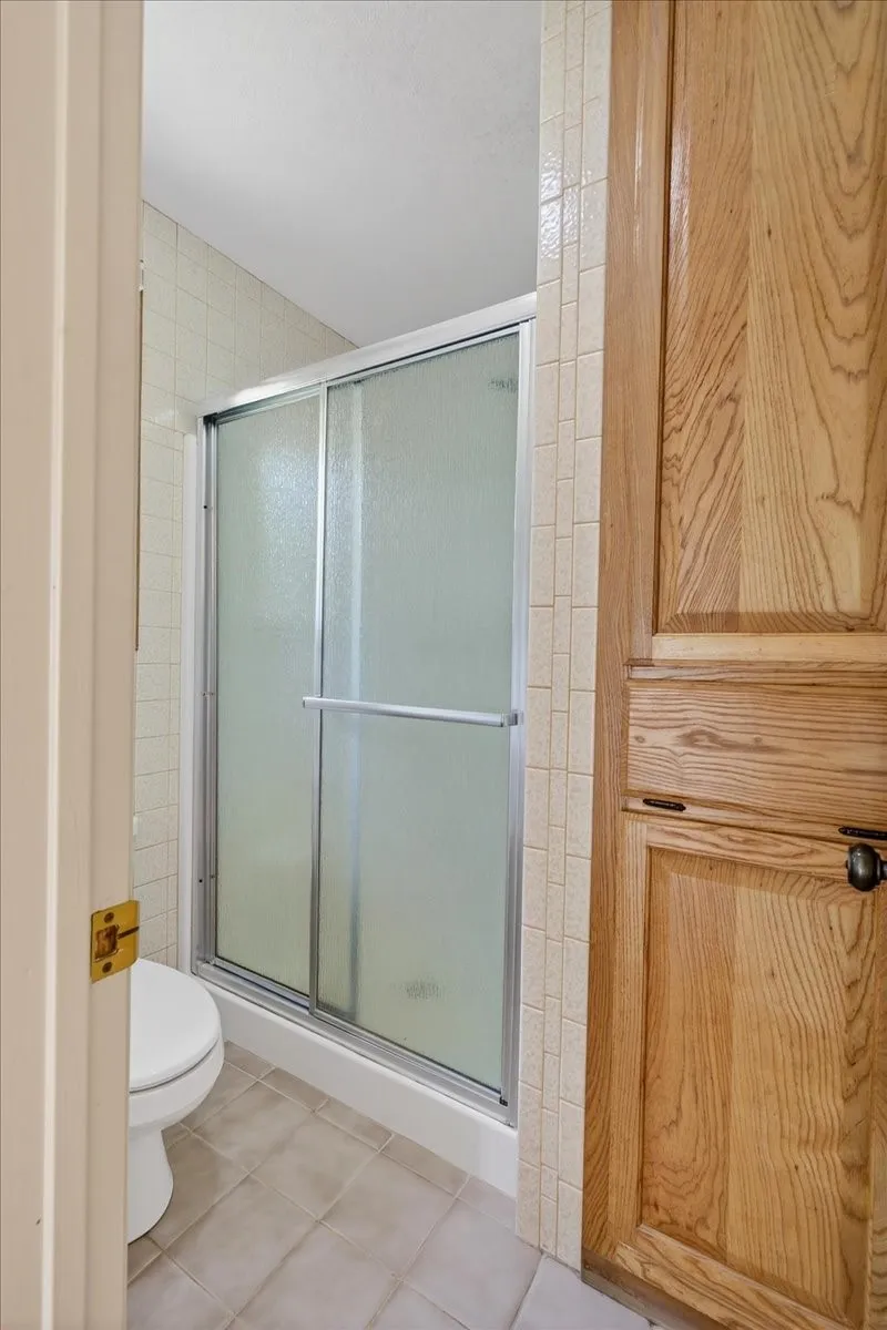 Single Family Residence For Sale in Henderson County , 102 Summerall Drive, Mabank, Texas 75156, 3 Bedroom, 3 Bathroom, Garage spaces, 2,356 Sqft, built in 1993, mls#21190066, Real Estate Agent in Mabank, Homes For Sale in Henderson county, Homes For Sale in Mabank, Realtor in Mabank Texas, Real Estate Brokerage Independent Realty Texas, Luminita Cordes Realtor