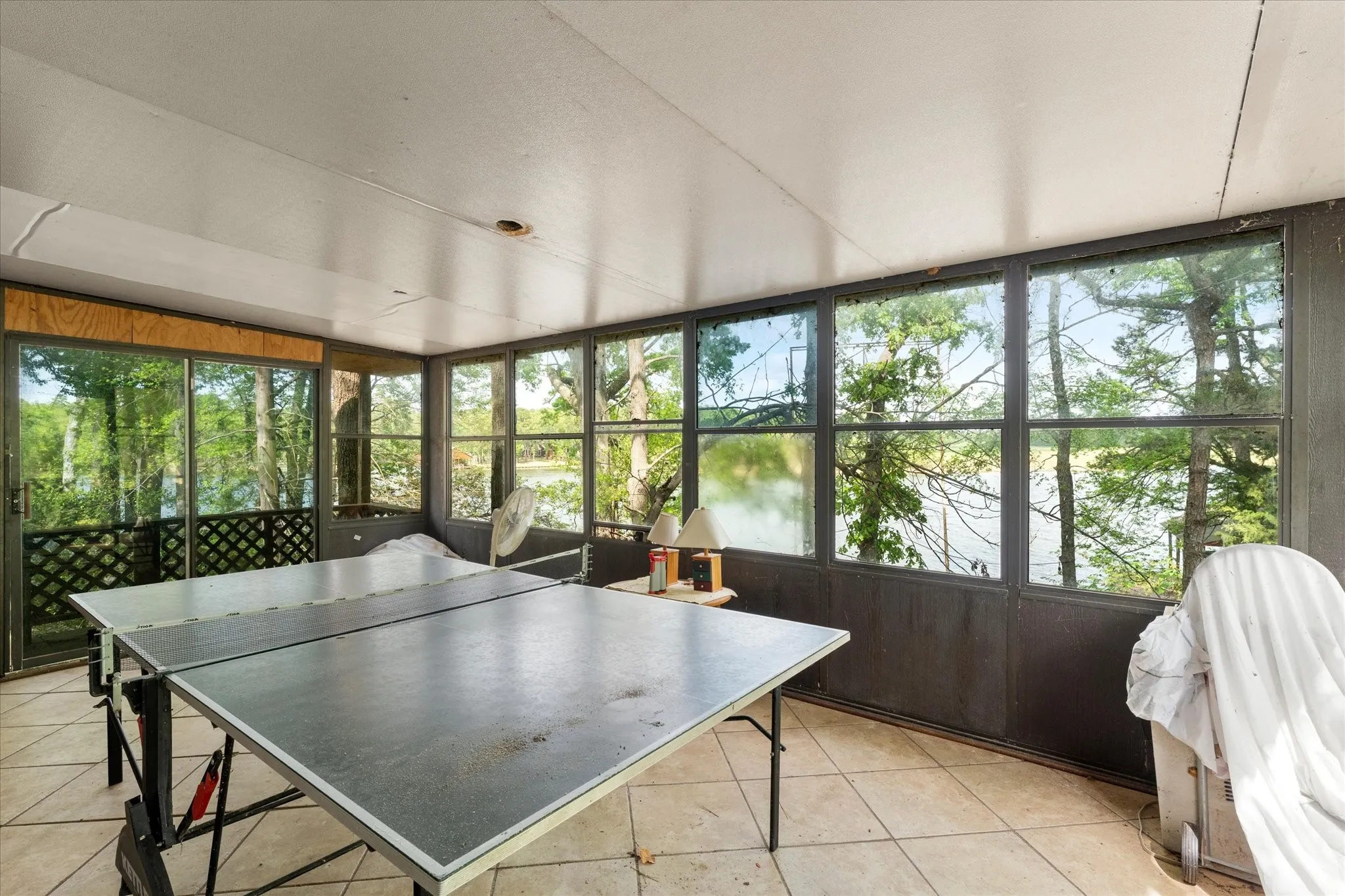Single Family Residence For Sale in Franklin (TX) County , 405 Triple S Drive, Mount Vernon, Texas 75457, 6 Bedroom, 2 Bathroom, Garage spaces, 1,992 Sqft, built in 1980, mls#21228588, Real Estate Agent in Mount Vernon, Homes For Sale in Franklin (TX) county, Homes For Sale in Mount Vernon, Realtor in Mount Vernon Texas, Real Estate Brokerage Independent Realty Texas, Luminita Cordes Realtor