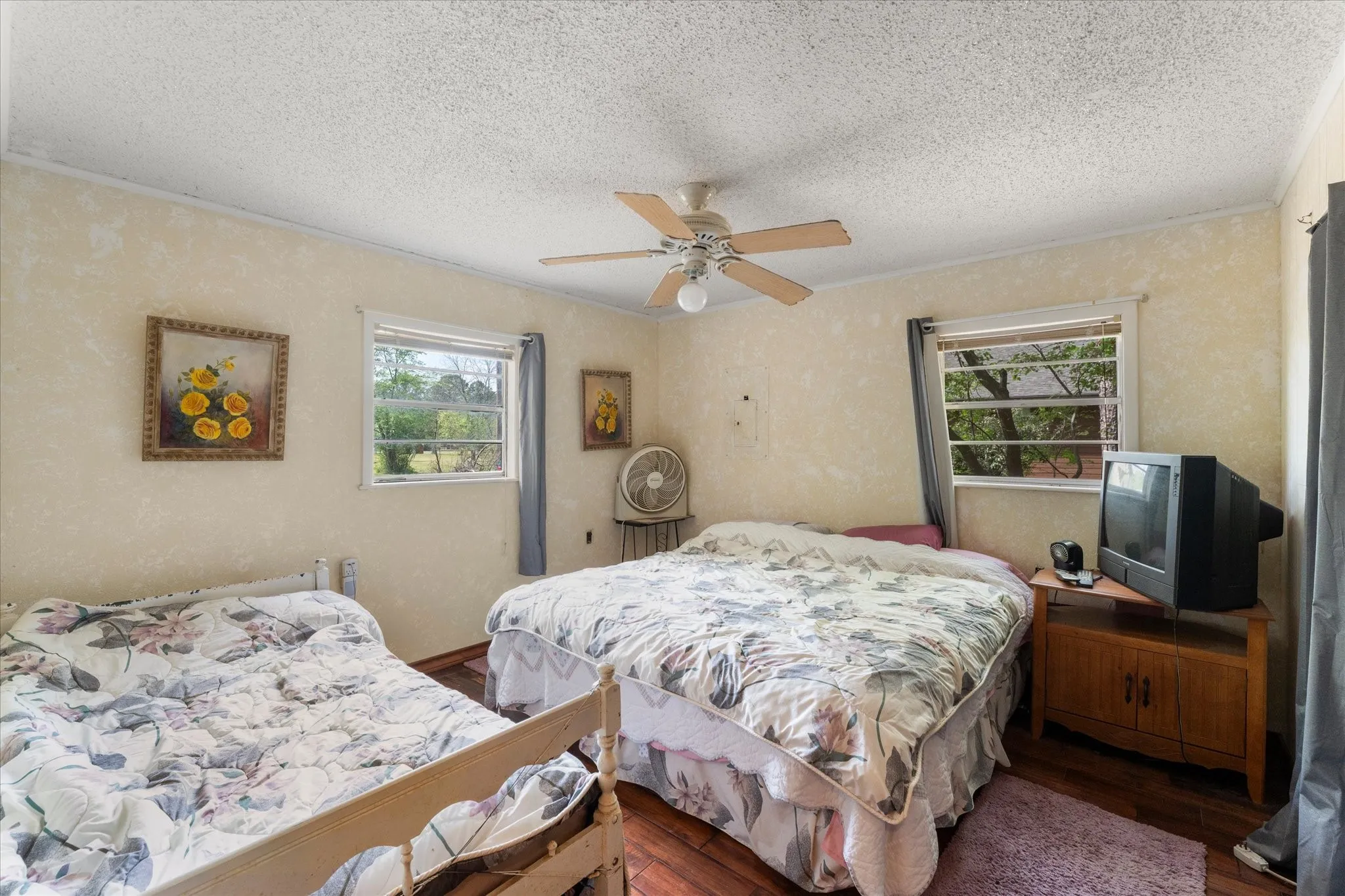 Single Family Residence For Sale in Franklin (TX) County , 405 Triple S Drive, Mount Vernon, Texas 75457, 6 Bedroom, 2 Bathroom, Garage spaces, 1,992 Sqft, built in 1980, mls#21228588, Real Estate Agent in Mount Vernon, Homes For Sale in Franklin (TX) county, Homes For Sale in Mount Vernon, Realtor in Mount Vernon Texas, Real Estate Brokerage Independent Realty Texas, Luminita Cordes Realtor