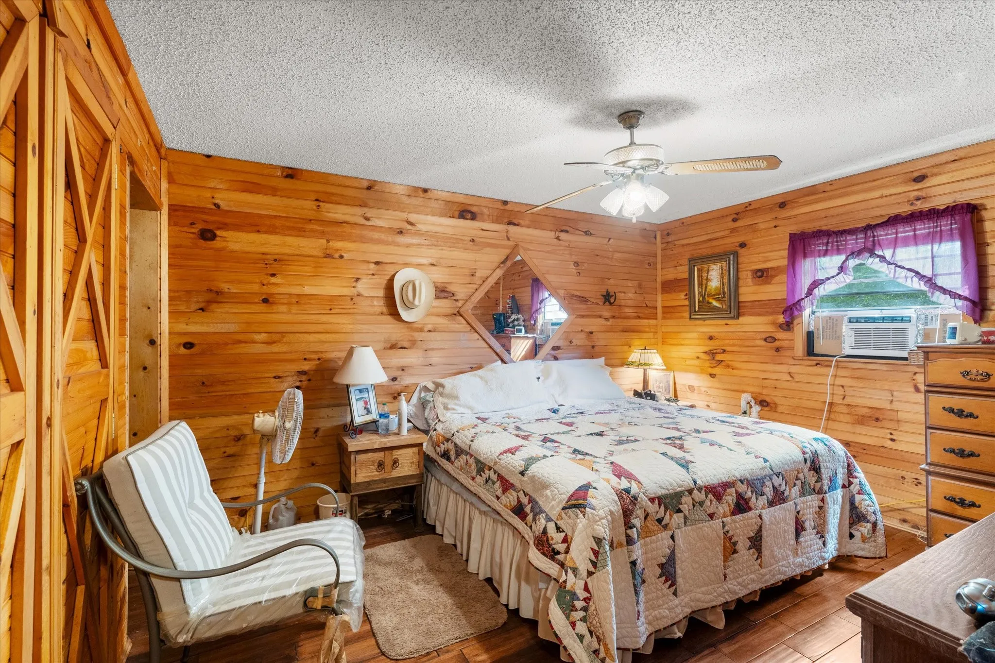 Single Family Residence For Sale in Franklin (TX) County , 405 Triple S Drive, Mount Vernon, Texas 75457, 6 Bedroom, 2 Bathroom, Garage spaces, 1,992 Sqft, built in 1980, mls#21228588, Real Estate Agent in Mount Vernon, Homes For Sale in Franklin (TX) county, Homes For Sale in Mount Vernon, Realtor in Mount Vernon Texas, Real Estate Brokerage Independent Realty Texas, Luminita Cordes Realtor