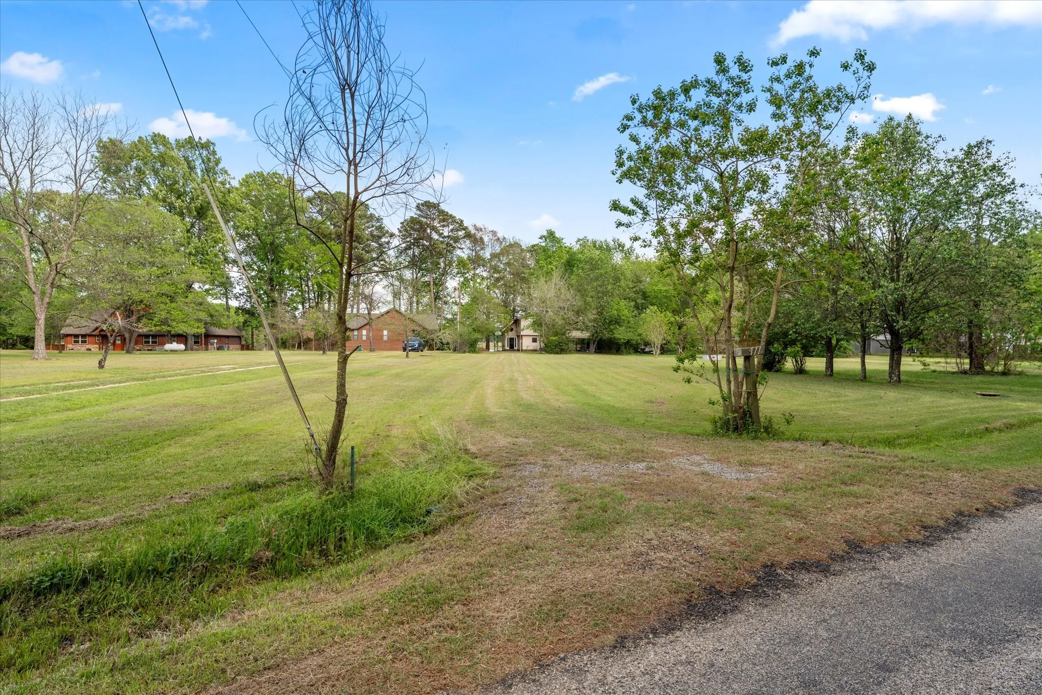 Single Family Residence For Sale in Franklin (TX) County , 405 Triple S Drive, Mount Vernon, Texas 75457, 6 Bedroom, 2 Bathroom, Garage spaces, 1,992 Sqft, built in 1980, mls#21228588, Real Estate Agent in Mount Vernon, Homes For Sale in Franklin (TX) county, Homes For Sale in Mount Vernon, Realtor in Mount Vernon Texas, Real Estate Brokerage Independent Realty Texas, Luminita Cordes Realtor