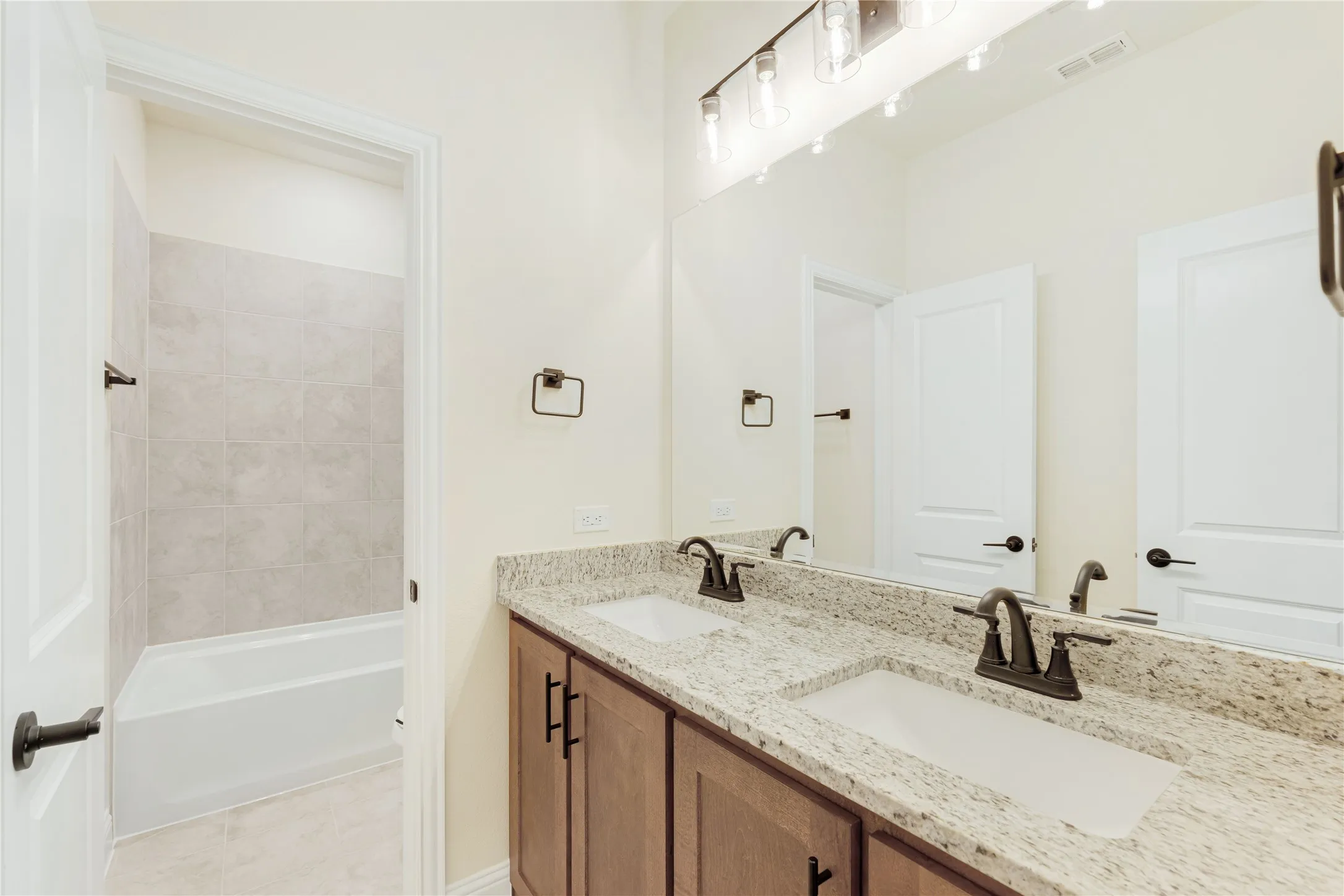 Single Family Residence For Sale in Denton County , 177 Creekside Drive, Sanger, Texas 76266, 4 Bedroom, 3 Bathroom, 2 Garage spaces, 3,285 Sqft, built in 2026, New Construction - Incomplete, mls#21227531, Real Estate Agent in Sanger, Homes For Sale in Denton county, Homes For Sale in Sanger, Realtor in Sanger Texas, Real Estate Brokerage Independent Realty Texas, Luminita Cordes Realtor