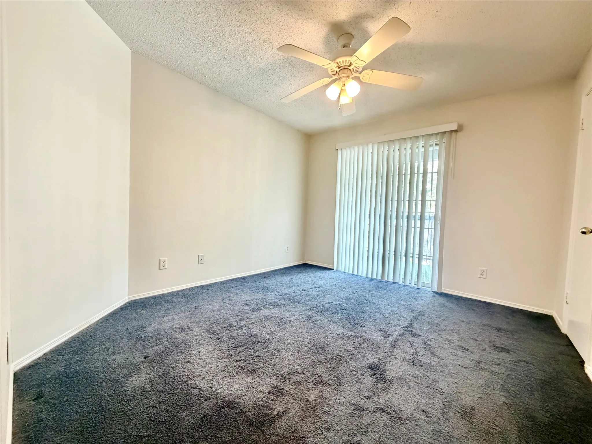 Condominium For Sale in Collin County , 18333 Roehampton Drive 624, Dallas, Texas 75252, 2 Bedroom, 1 Bathroom, Garage spaces, 737 Sqft, built in 1985, mls#21228438, Real Estate Agent in Dallas, Homes For Sale in Collin county, Homes For Sale in Dallas, Realtor in Dallas Texas, Real Estate Brokerage Independent Realty Texas, Luminita Cordes Realtor