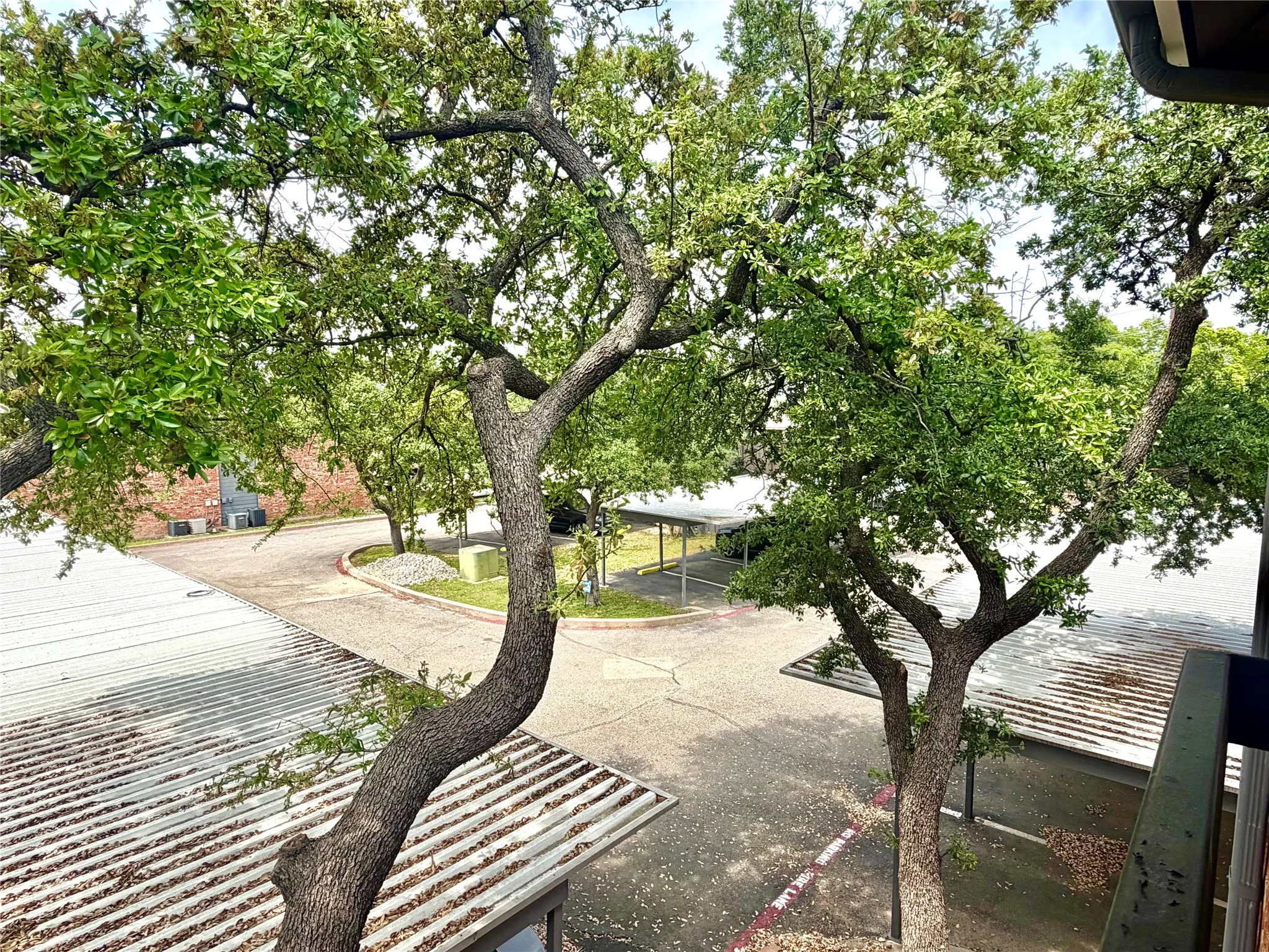 Condominium For Sale in Collin County , 18333 Roehampton Drive 624, Dallas, Texas 75252, 2 Bedroom, 1 Bathroom, Garage spaces, 737 Sqft, built in 1985, mls#21228438, Real Estate Agent in Dallas, Homes For Sale in Collin county, Homes For Sale in Dallas, Realtor in Dallas Texas, Real Estate Brokerage Independent Realty Texas, Luminita Cordes Realtor